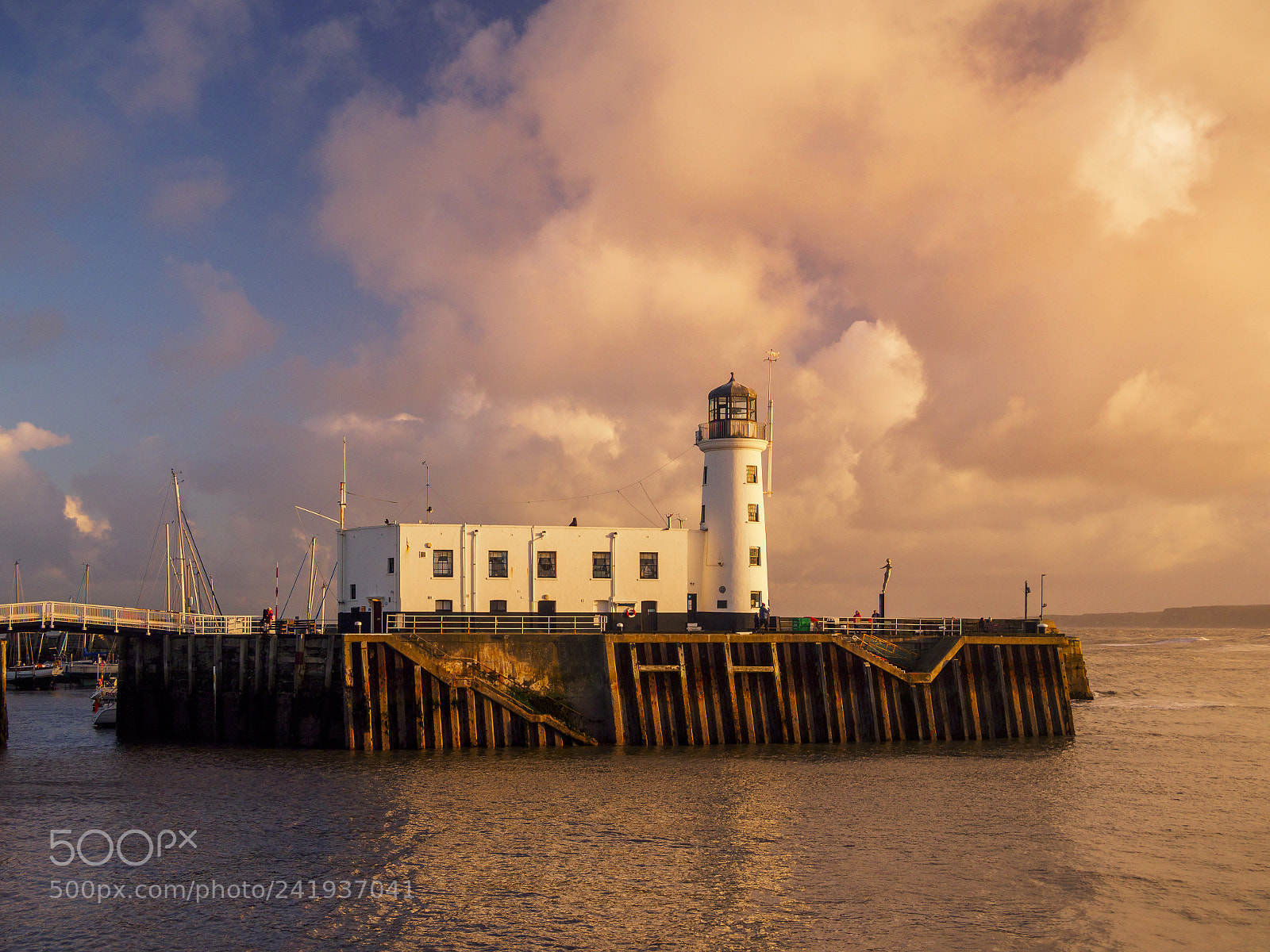 Olympus OM-D E-M1 Mark II sample photo. Scarborough lighthouse photography