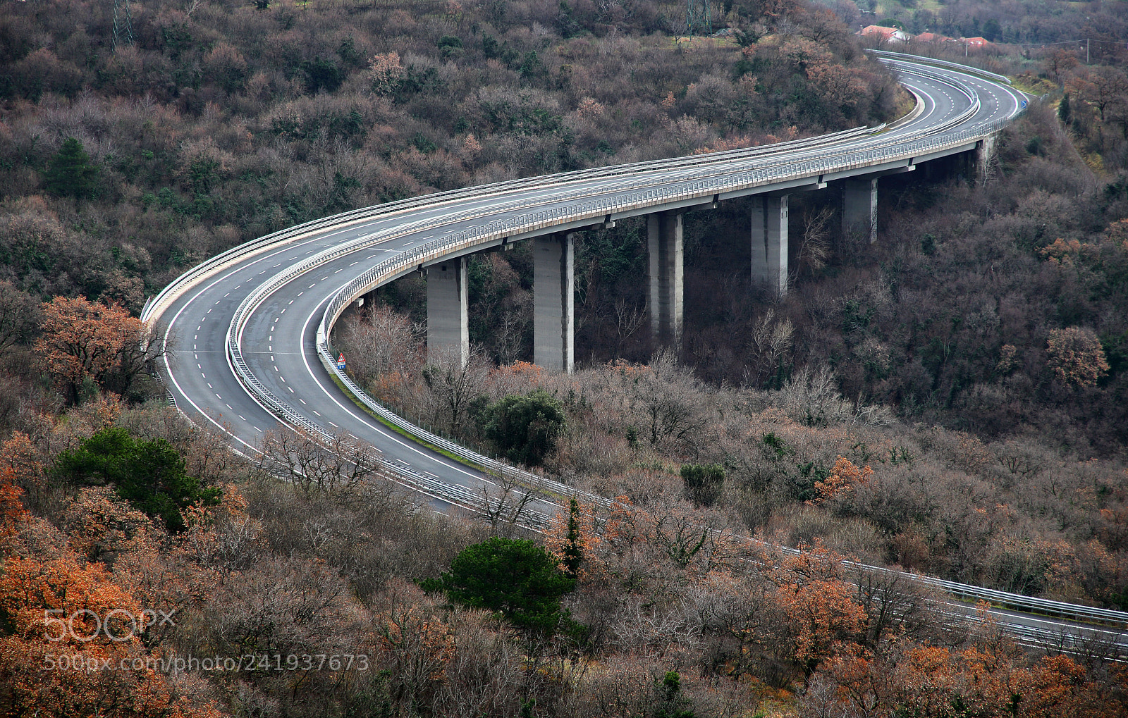 Canon EOS 750D (EOS Rebel T6i / EOS Kiss X8i) sample photo. La superstrada del carso photography