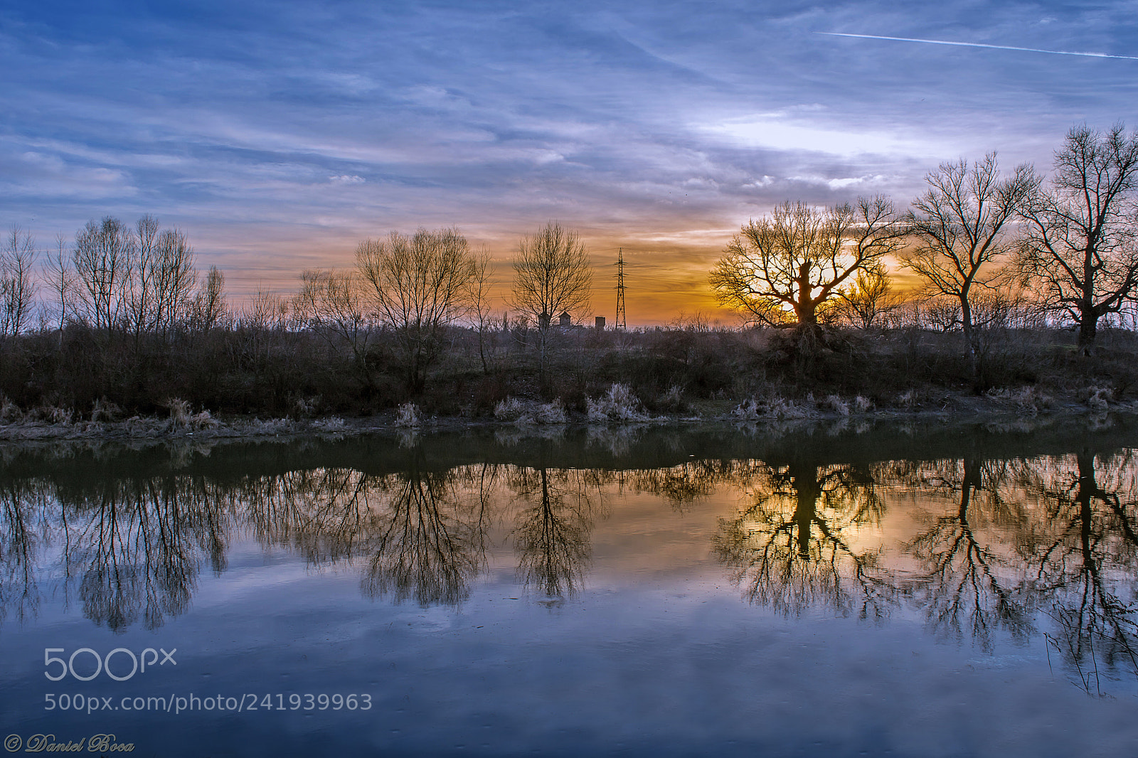 Canon EOS 750D (EOS Rebel T6i / EOS Kiss X8i) sample photo. Sunset over the river photography