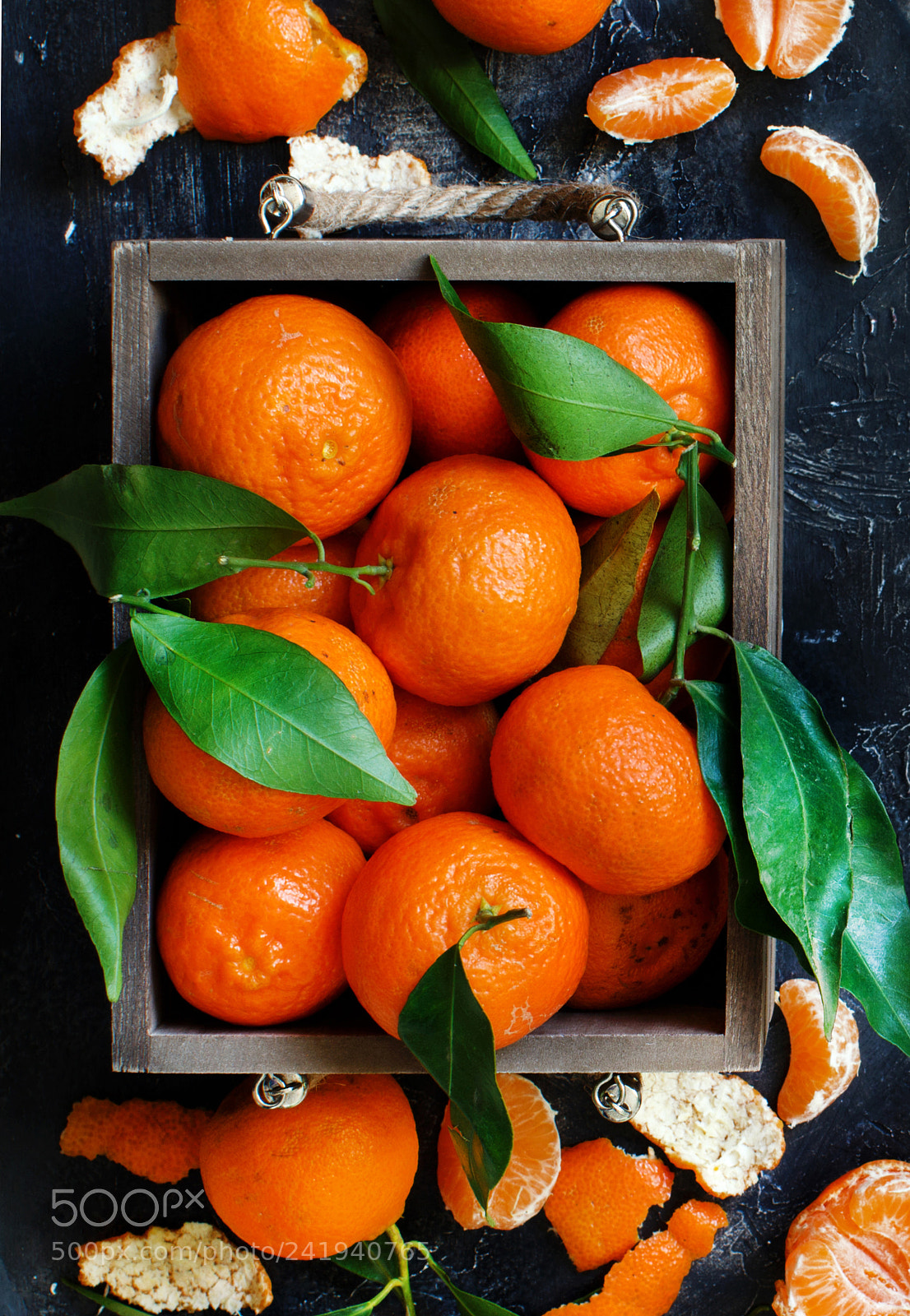 Canon EOS 650D (EOS Rebel T4i / EOS Kiss X6i) sample photo. Mandarins with leaves in photography