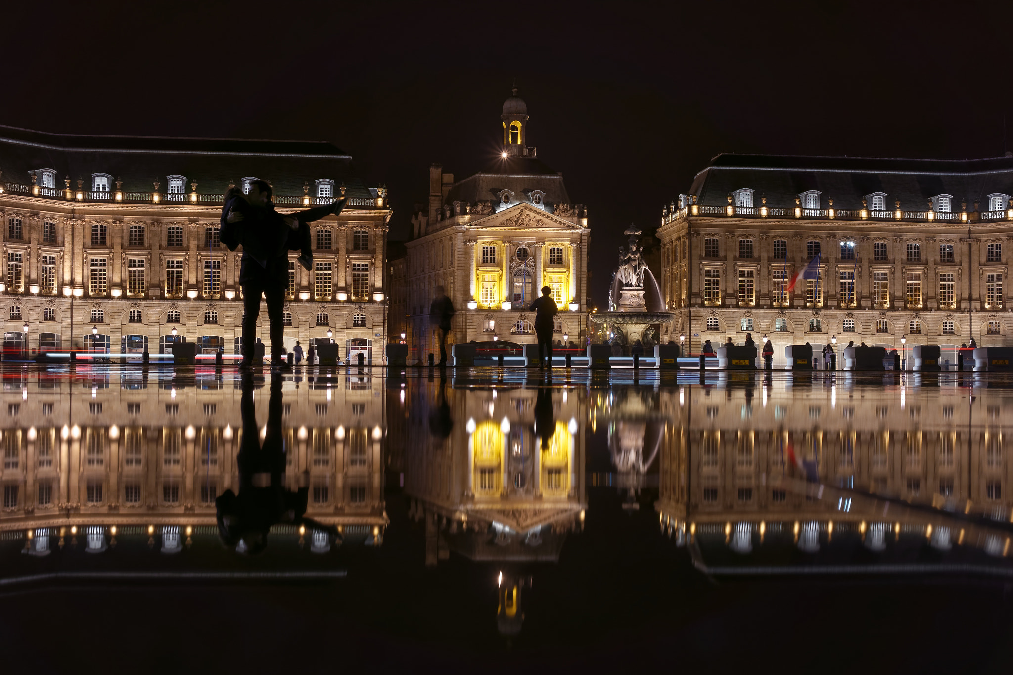 Samsung NX 30mm F2 Pancake sample photo. Something something lovers in the night photography