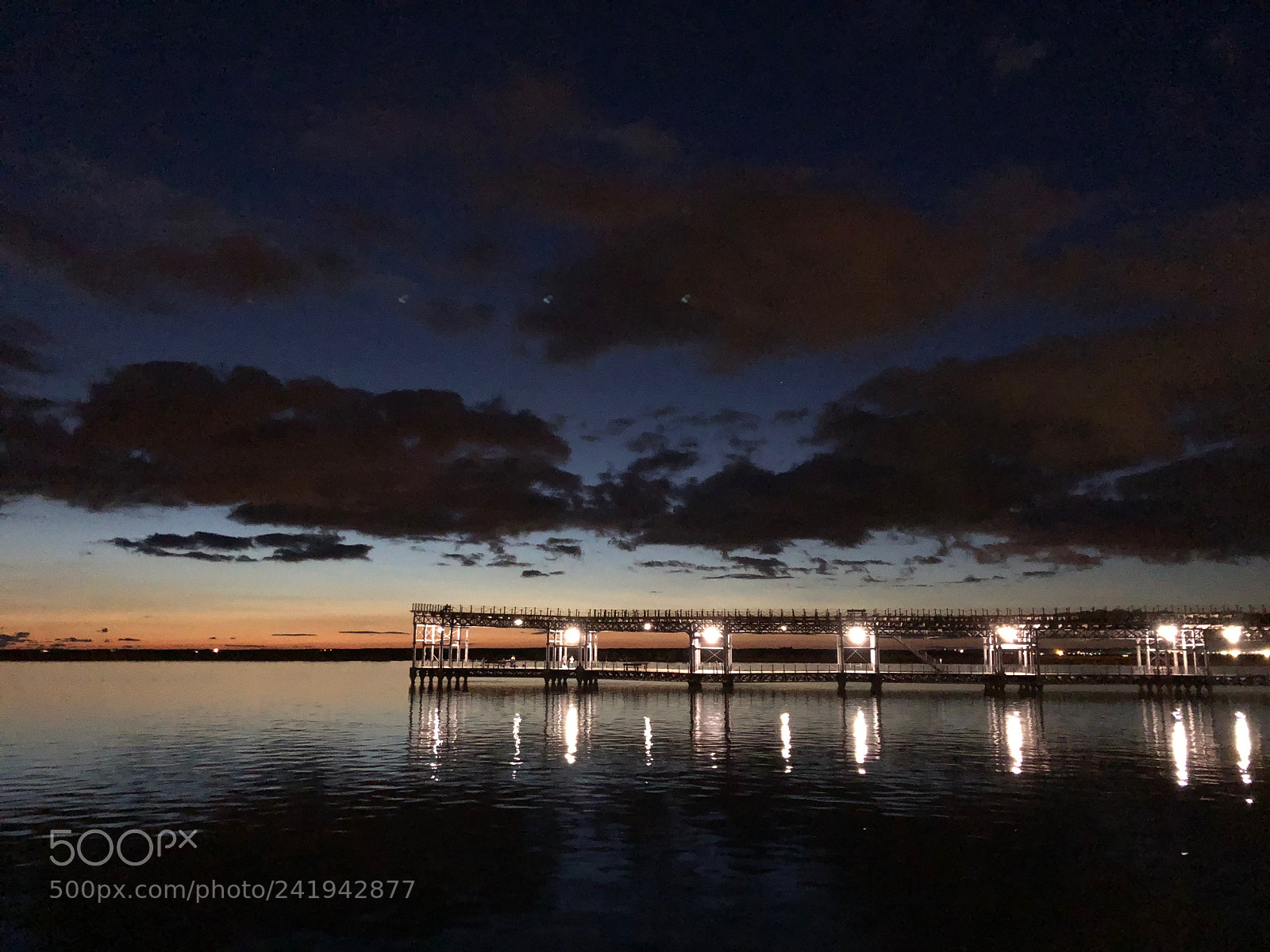 Apple iPhone X sample photo. Iluminación del muelle photography