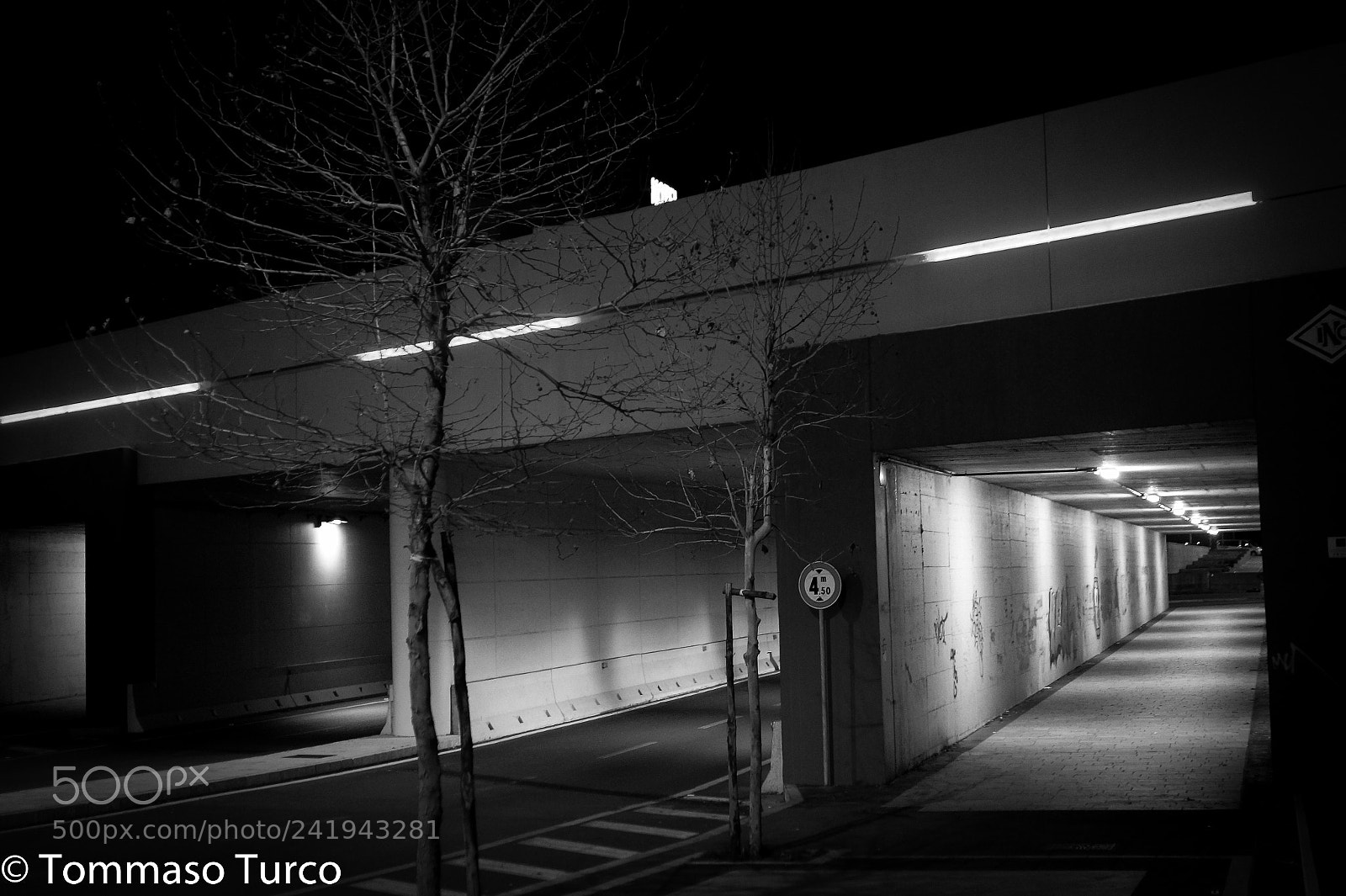 Sony SLT-A58 sample photo. The mysterious subway photography