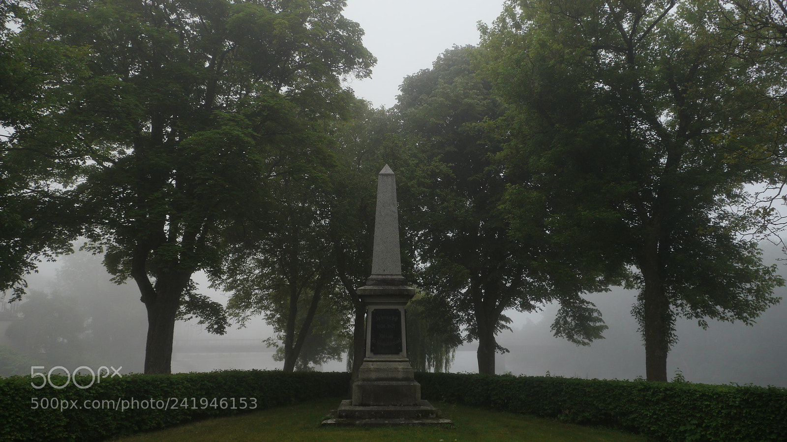 Panasonic Lumix DMC-GH2 sample photo. War monument photography