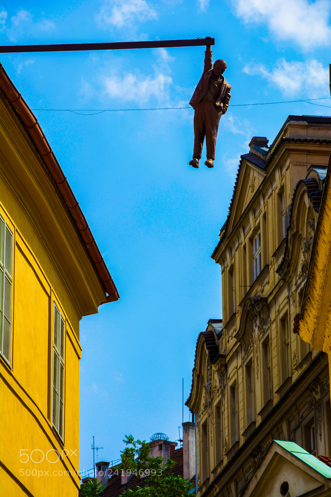 Nikon D7100 sample photo. Hanging man sculpture in photography