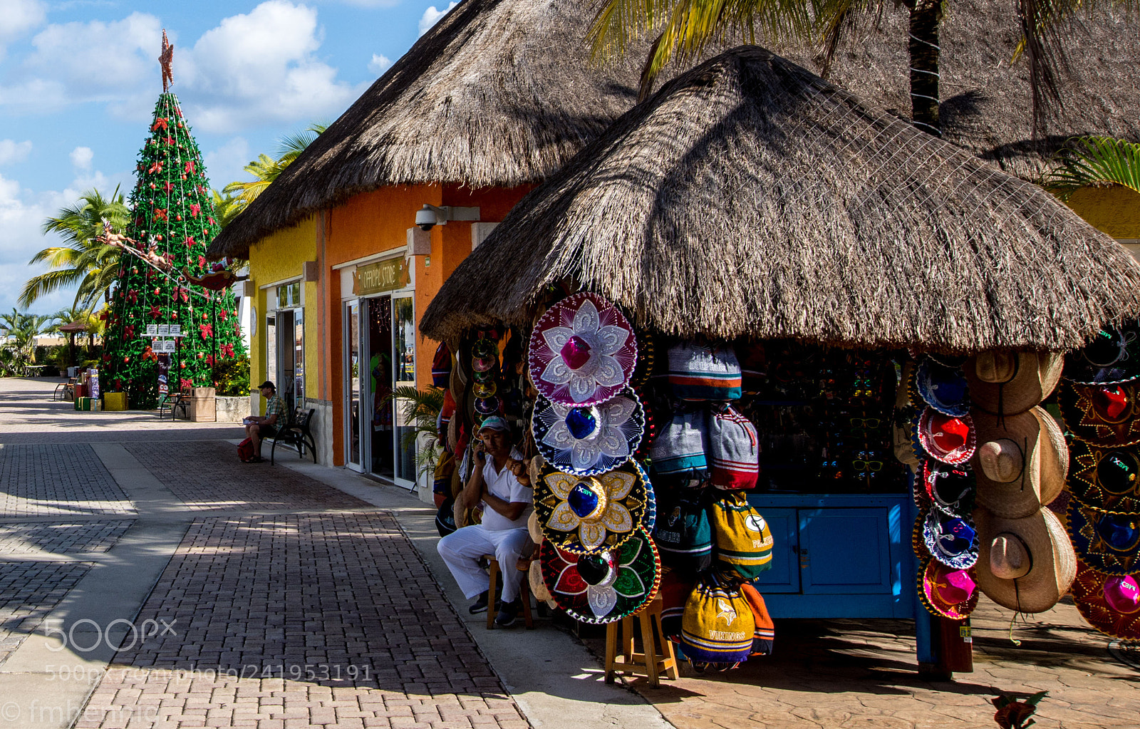Nikon D7200 sample photo. Cozumel hat-vendor photography