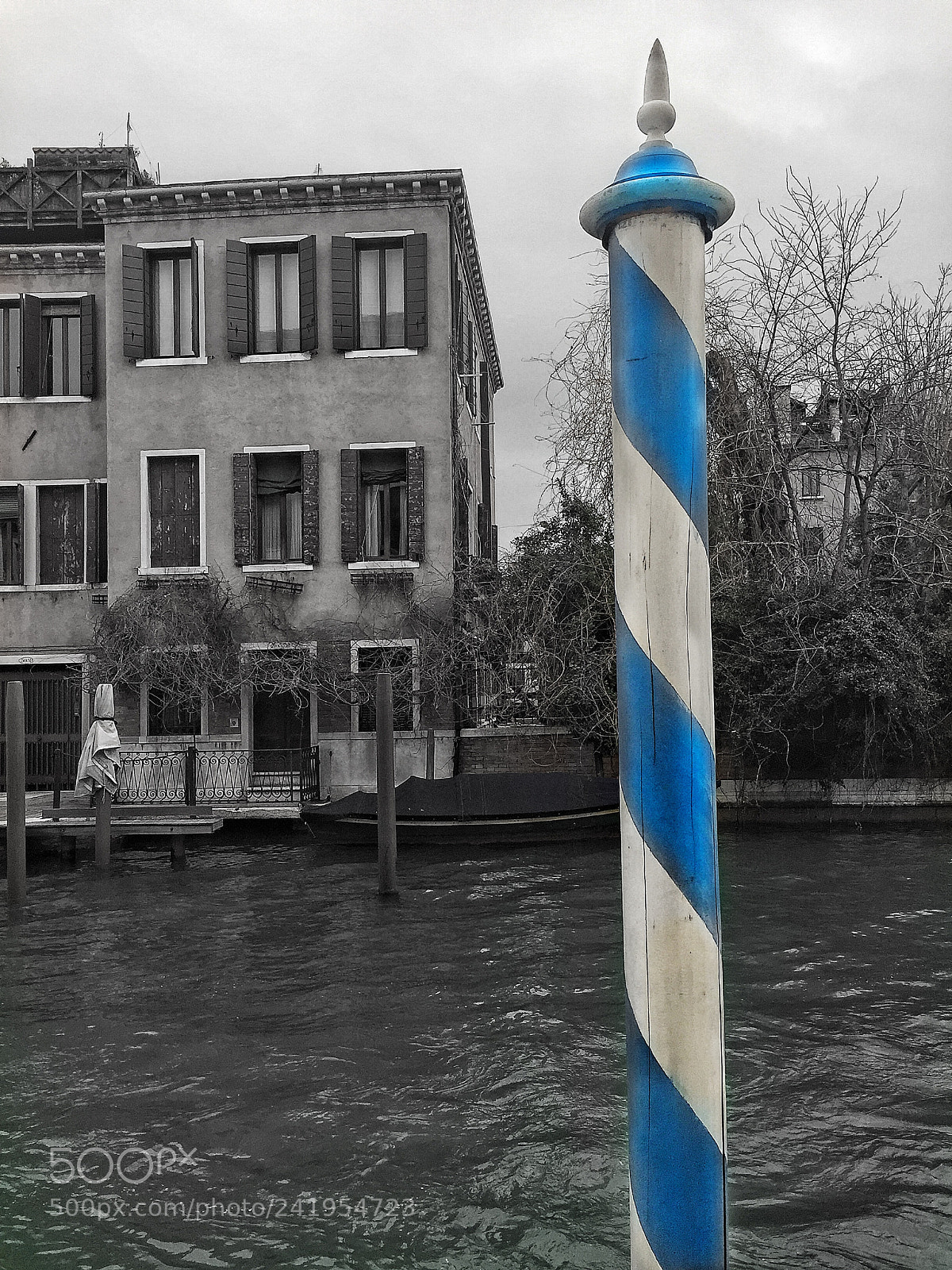Apple iPhone 6 sample photo. Symbol of venice photography