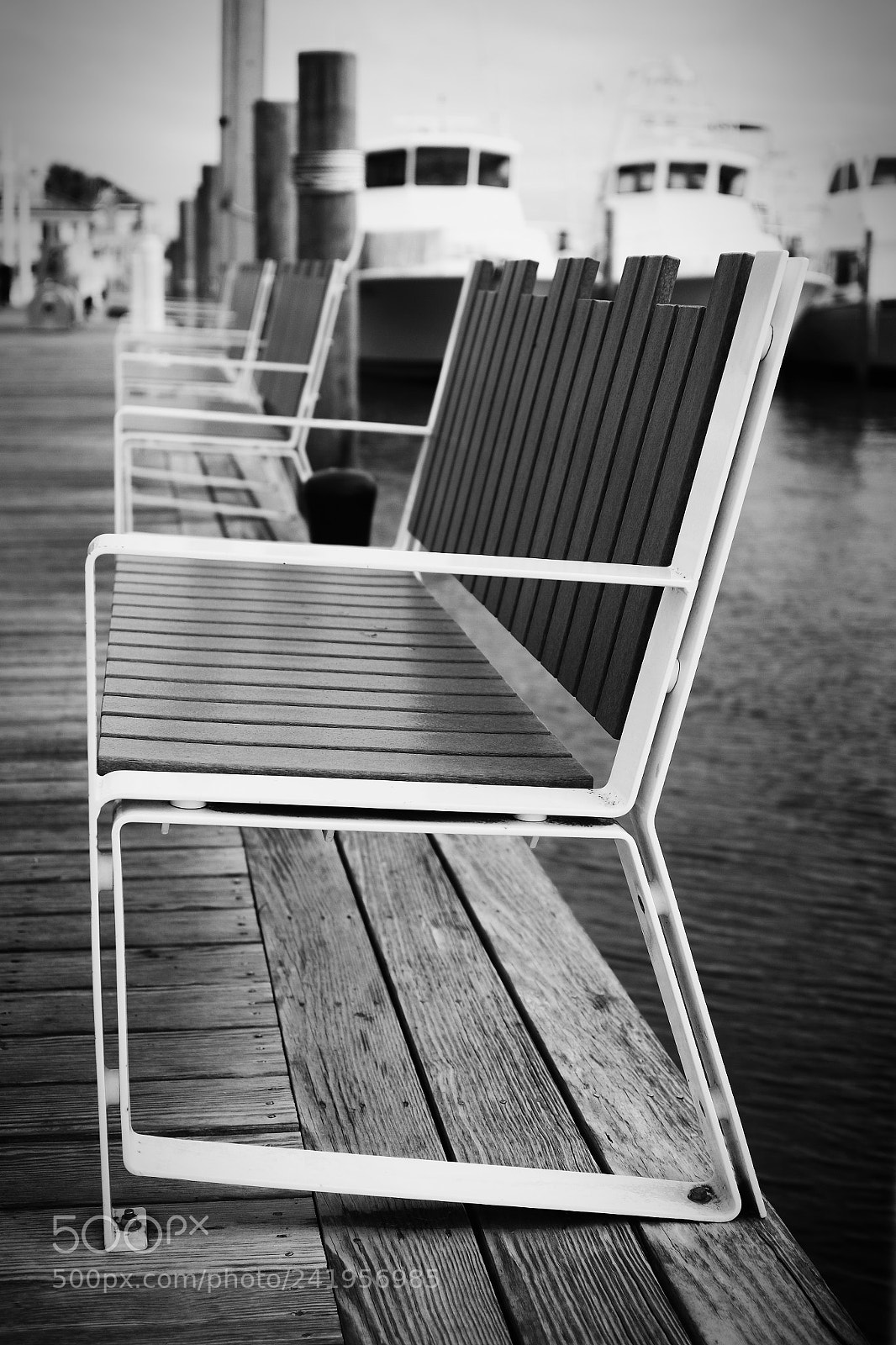 Fujifilm X100T sample photo. Uncomfortable benches destin harbour photography