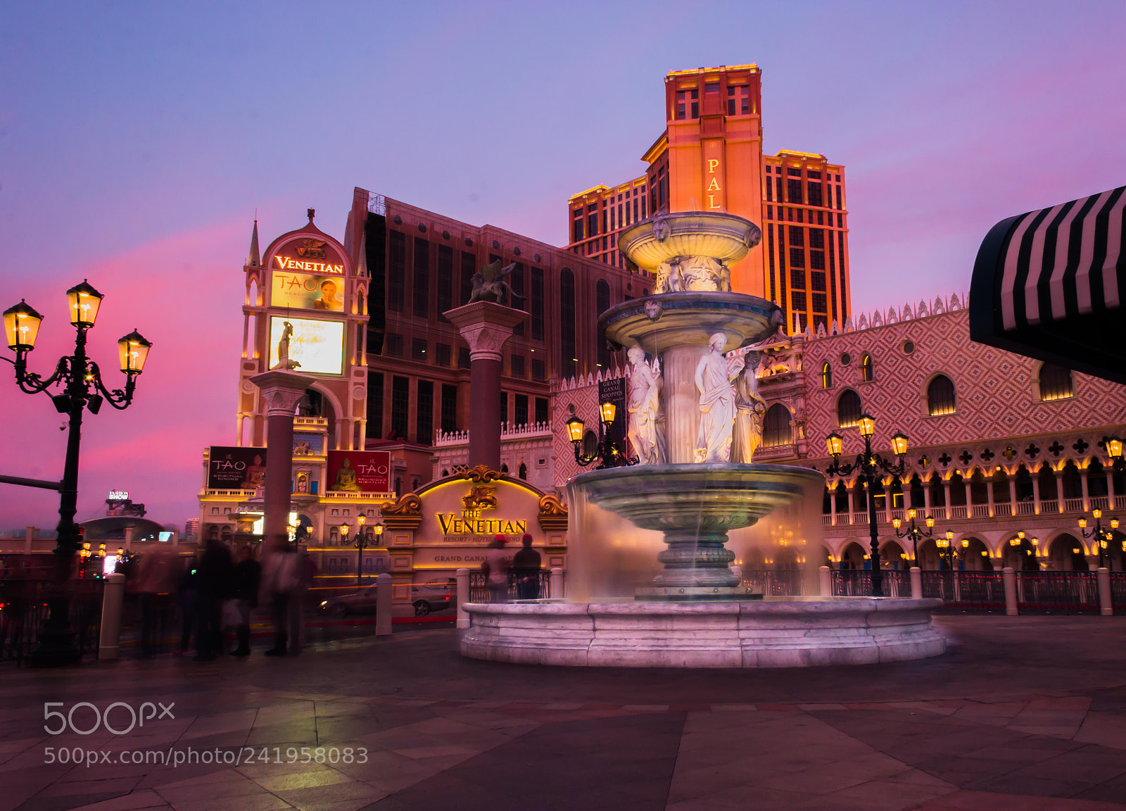 Canon EOS 60D sample photo. Fountain at dusk photography