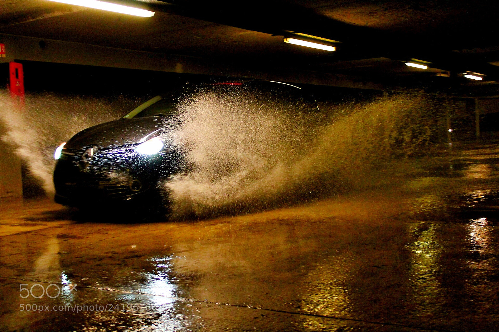 Canon EOS 1300D (EOS Rebel T6 / EOS Kiss X80) sample photo. Voiture et eau la photography