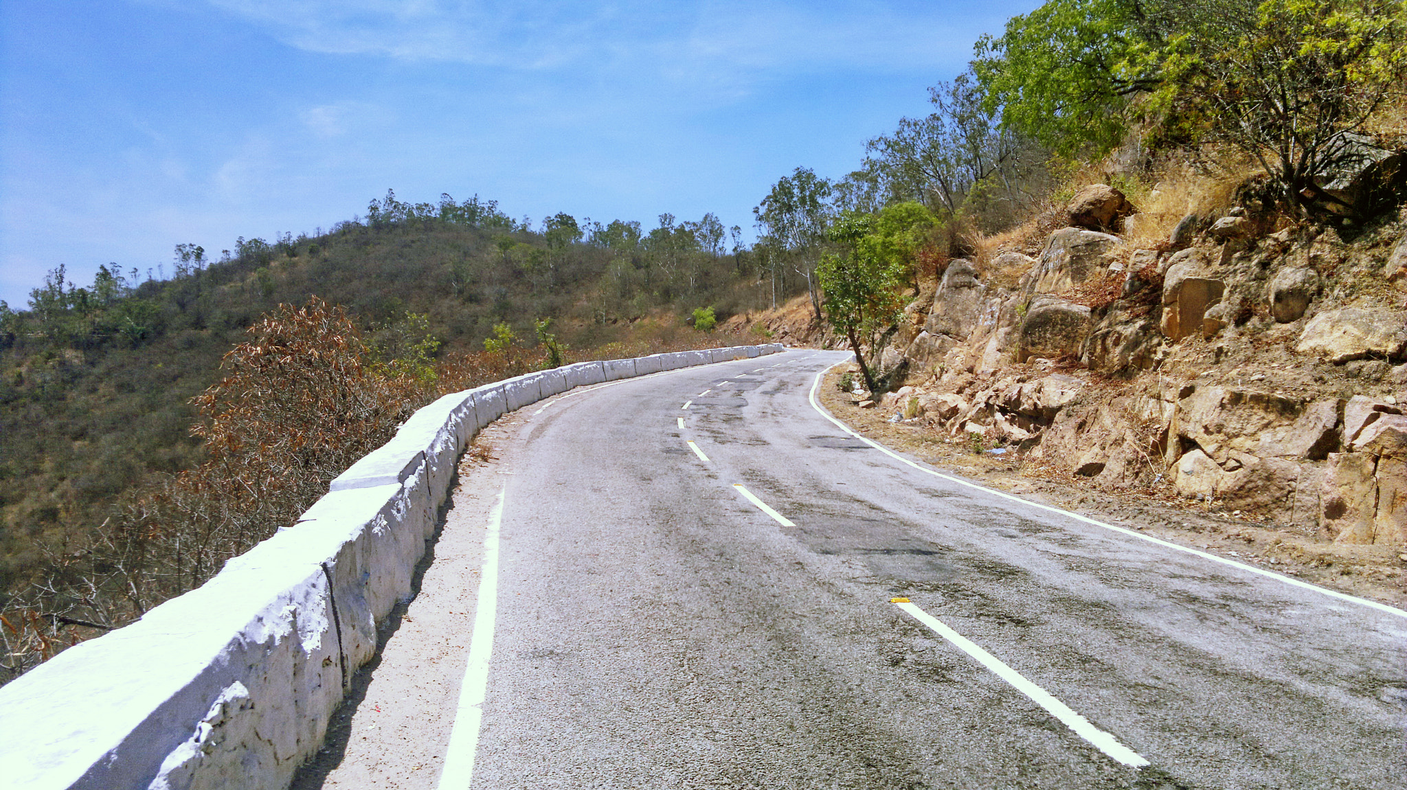 Nokia N8-00 sample photo. Road view photography