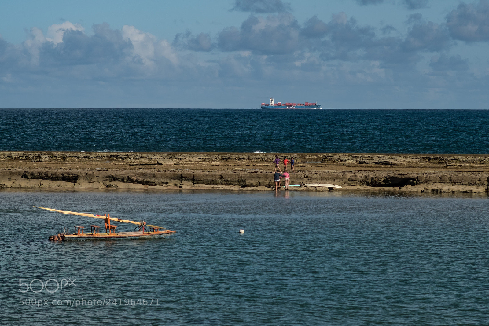 Fujifilm X-T2 sample photo. Ships photography
