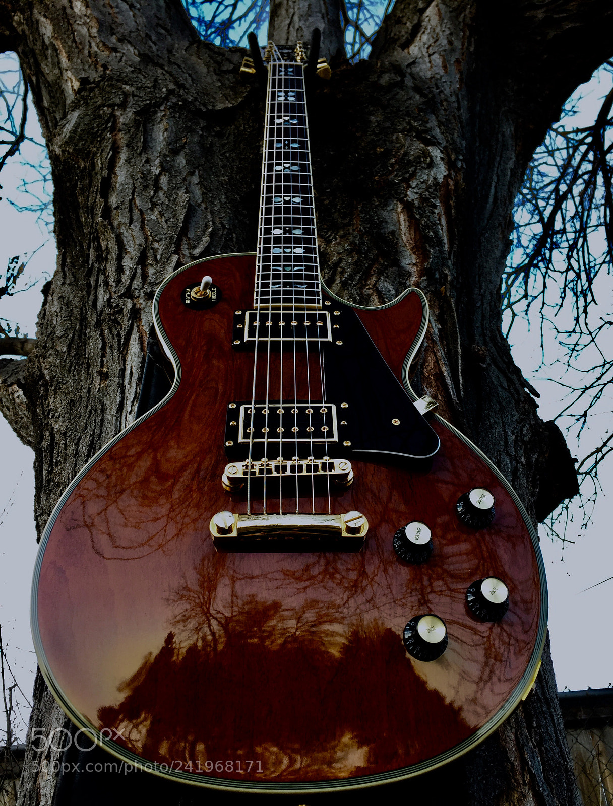 Apple iPhone 6 sample photo. Les paul custom artisan photography