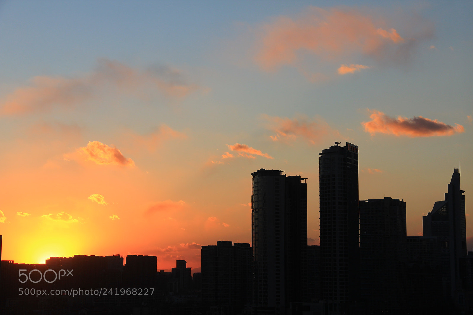 Canon EF-S 18-200mm F3.5-5.6 IS sample photo. 我家窗外（1） photography