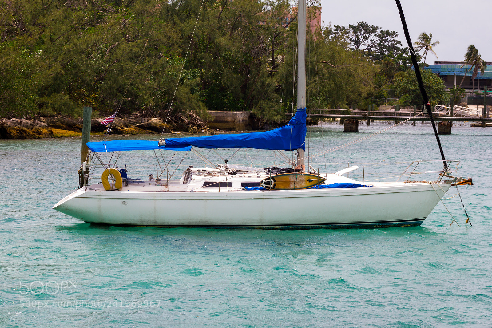 Canon EOS 550D (EOS Rebel T2i / EOS Kiss X4) sample photo. Small sailbot photography