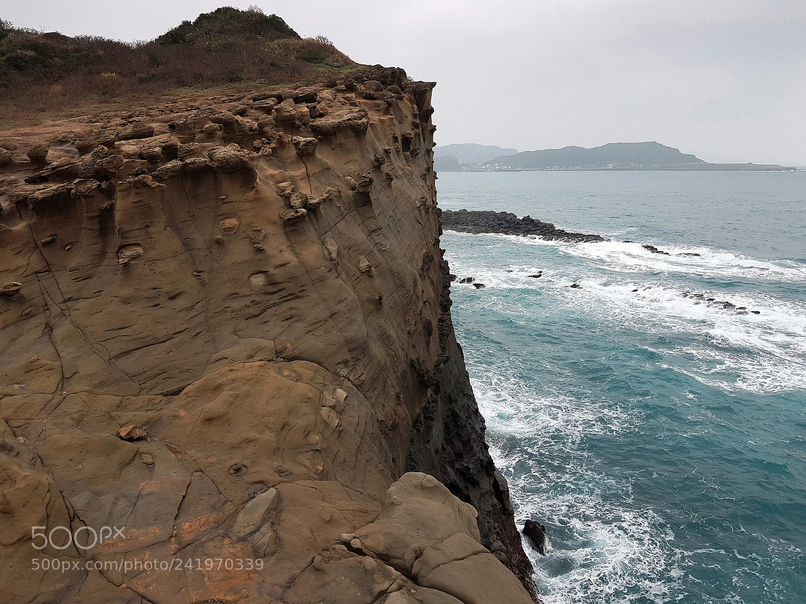 Samsung Galaxy S8+ sample photo. Coastal benches photography