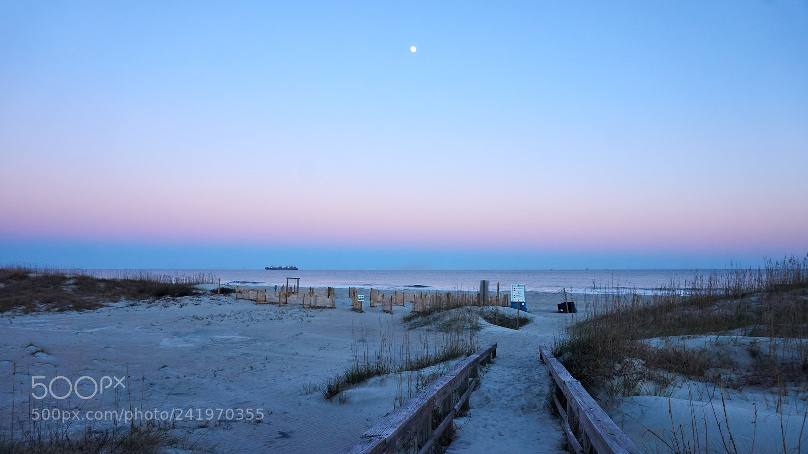 Sony Alpha a5000 (ILCE 5000) sample photo. Beach at dusk photography