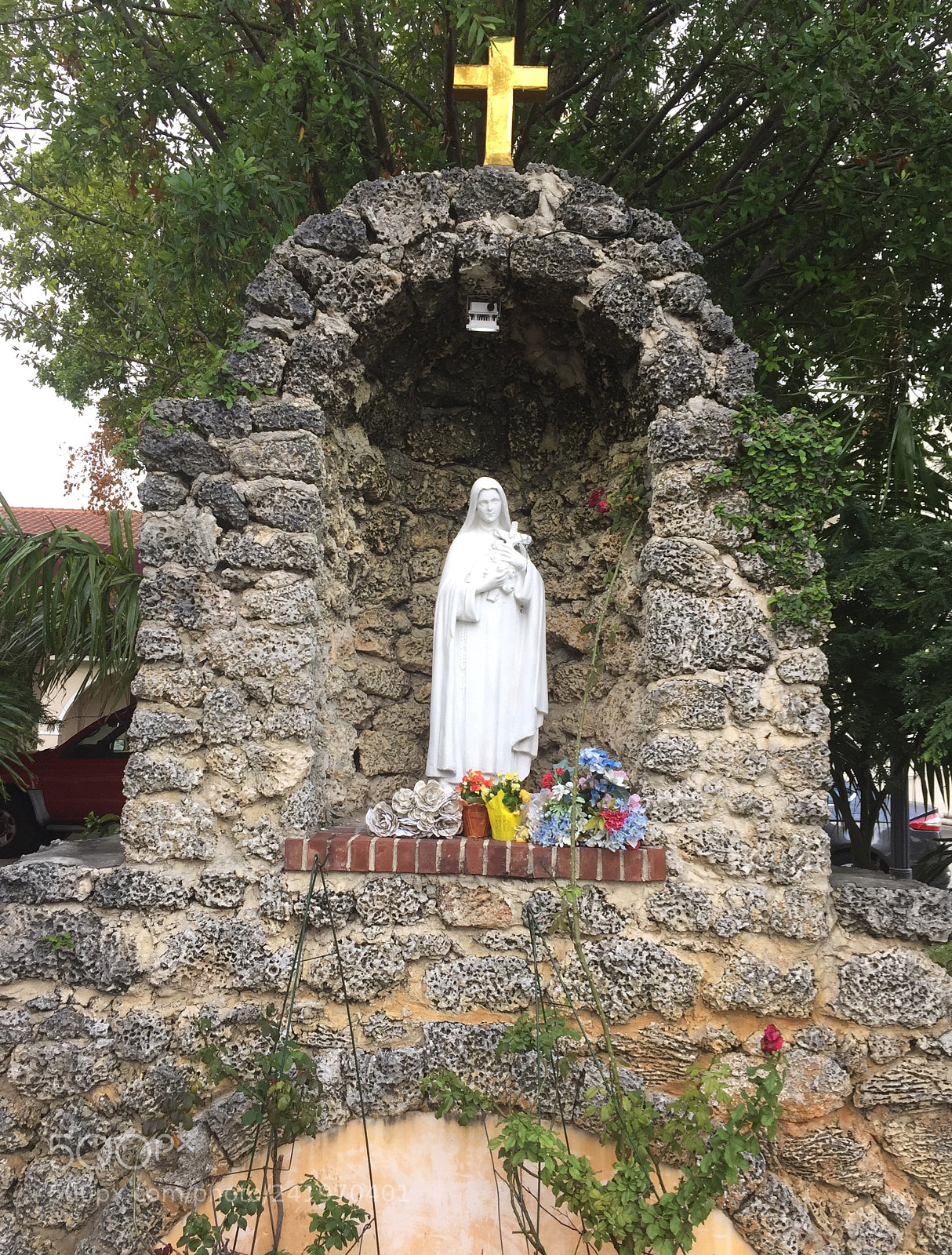 Apple iPhone 6 sample photo. Little flower catholic church photography