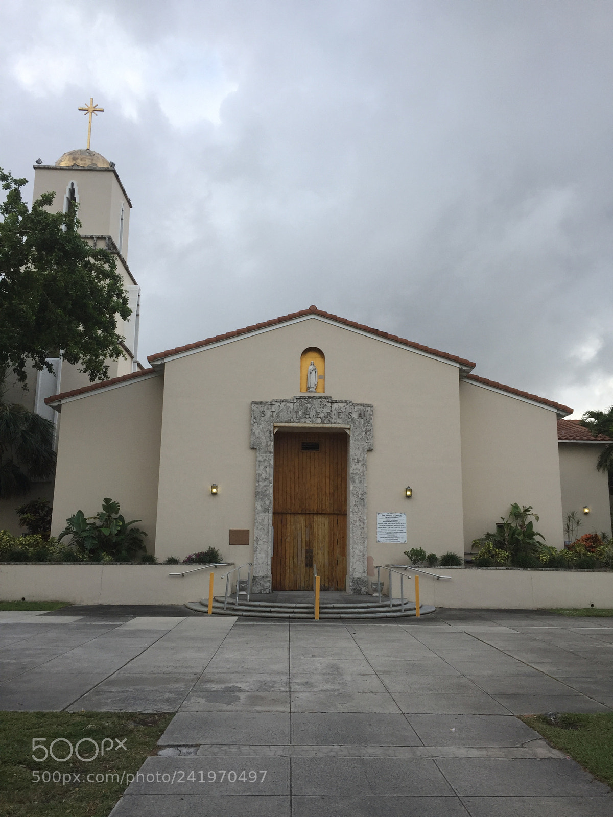 Apple iPhone 6 sample photo. Little flower catholic church photography