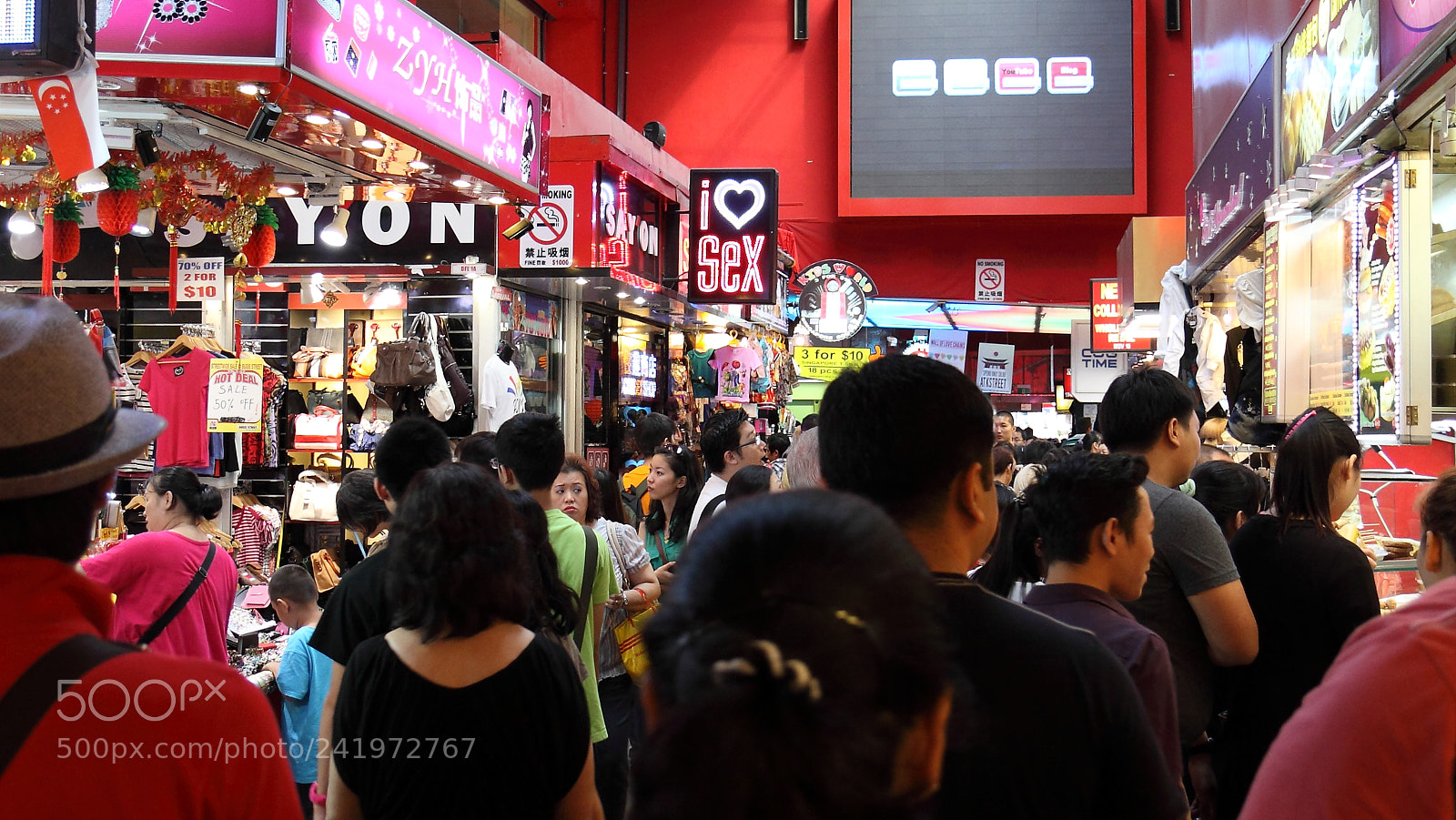 Canon EOS 50D sample photo. Bugis market singapore photography