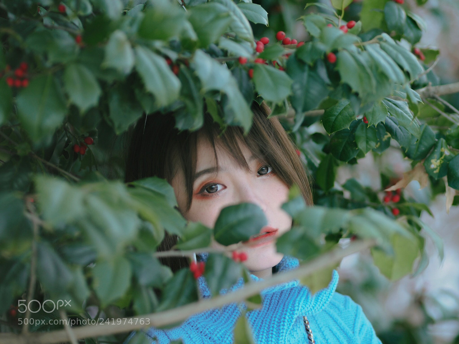 Olympus OM-D E-M10 sample photo. Explore with friend in photography