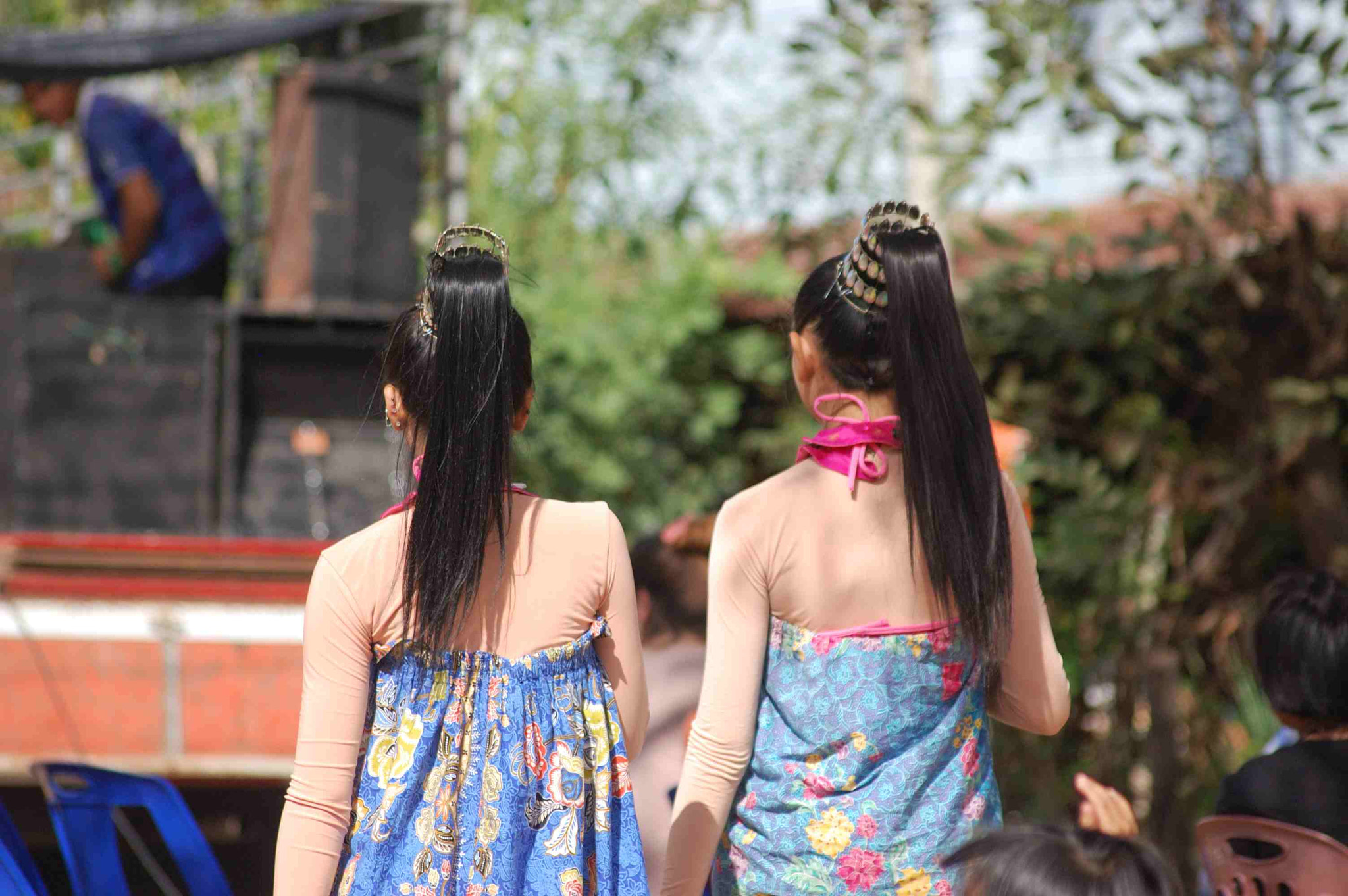 Sigma 70-300mm F4-5.6 APO DG Macro sample photo. Thai sisters  photography
