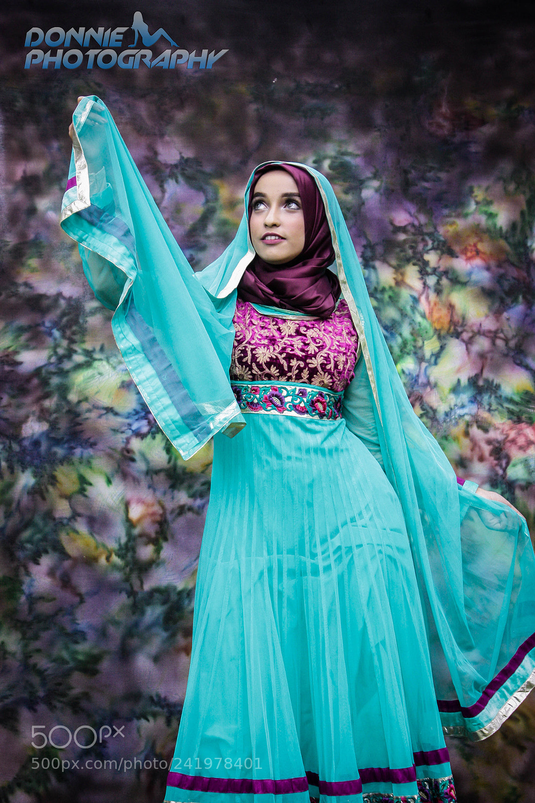 Canon EOS 450D (EOS Rebel XSi / EOS Kiss X2) sample photo. Colorful hijab photography