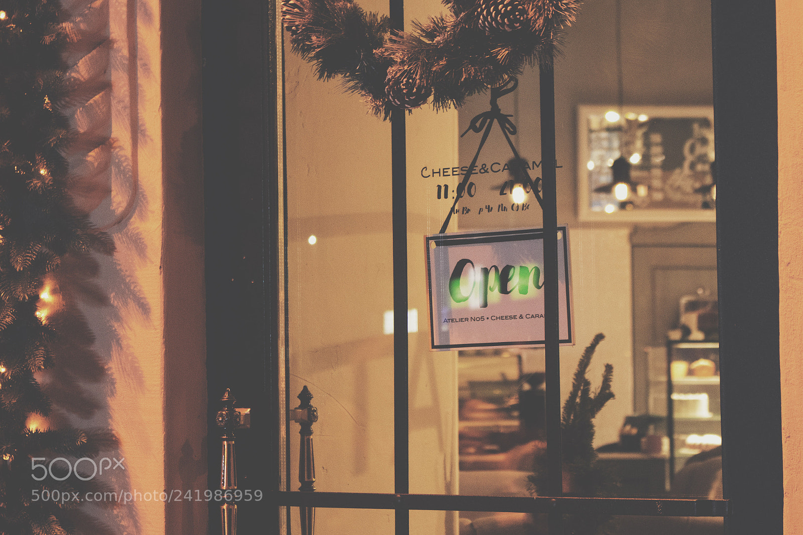 Canon EOS 77D (EOS 9000D / EOS 770D) sample photo. One of the evenings photography