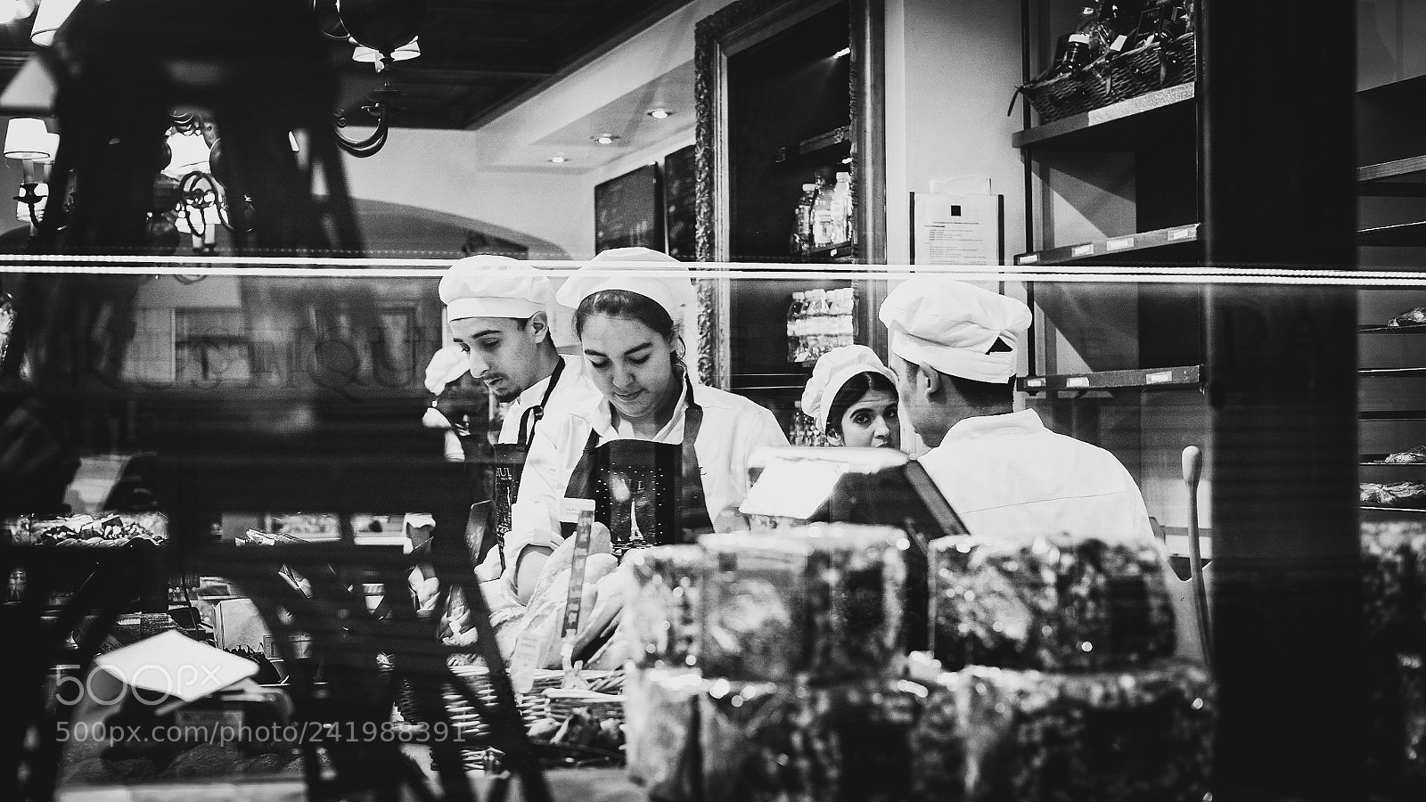 Fujifilm X-Pro1 sample photo. Paris bakery photography