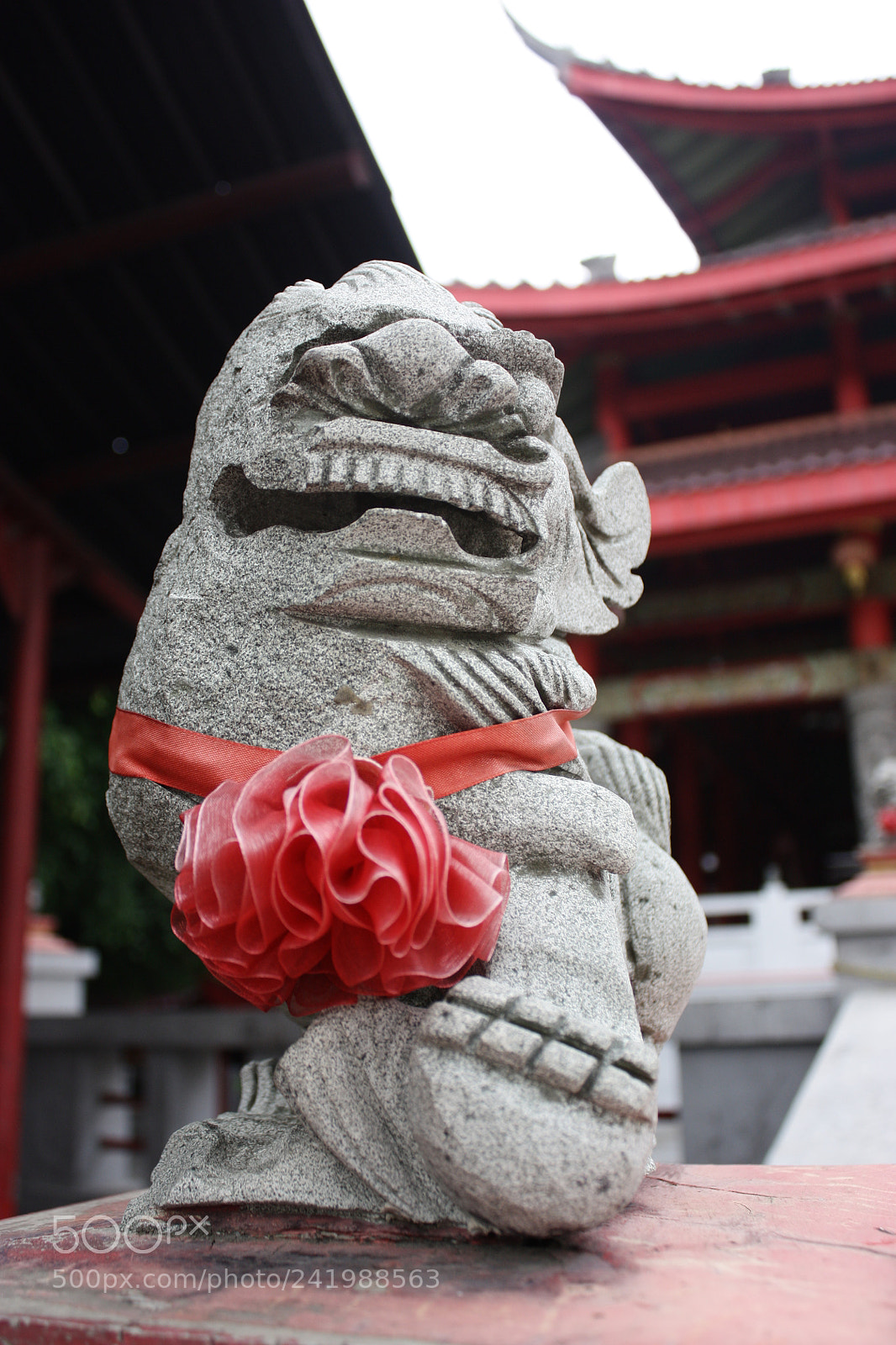Canon EOS 450D (EOS Rebel XSi / EOS Kiss X2) sample photo. The temple guardian photography