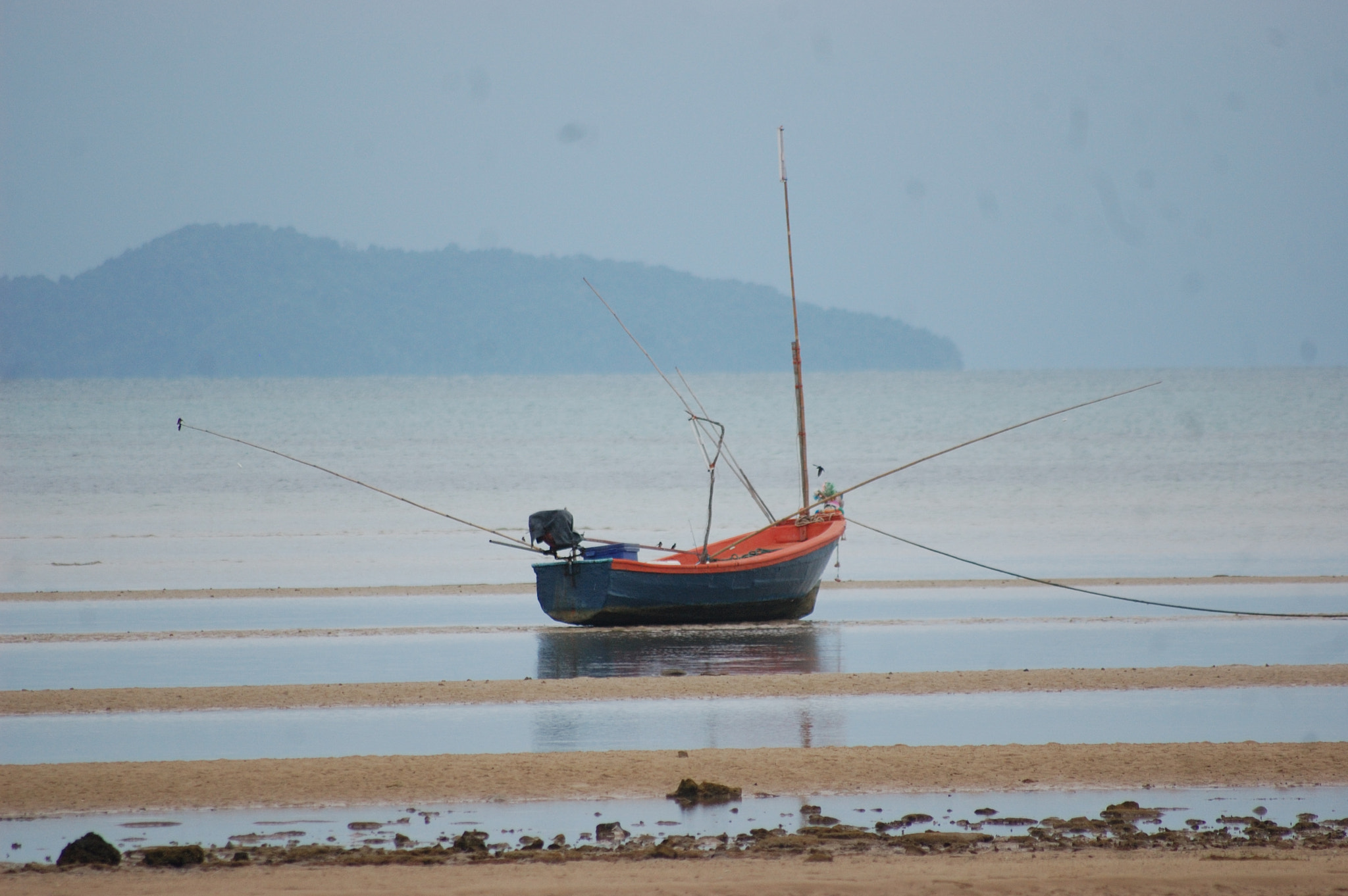 Nikon D40 + Sigma 70-300mm F4-5.6 APO DG Macro sample photo. Fishing boat photography