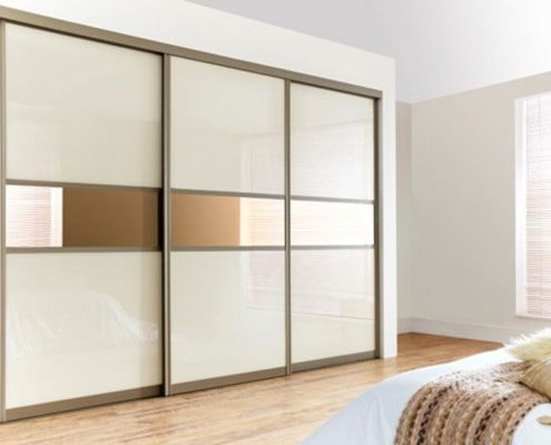 Fitted sliding door wardrobe