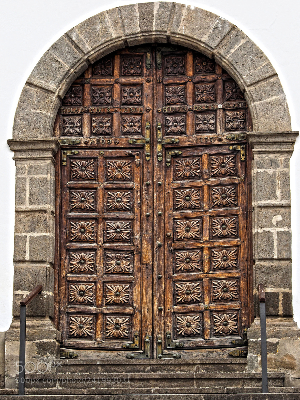 Olympus OM-D E-M1 sample photo. Gate iglesia parroquial de photography