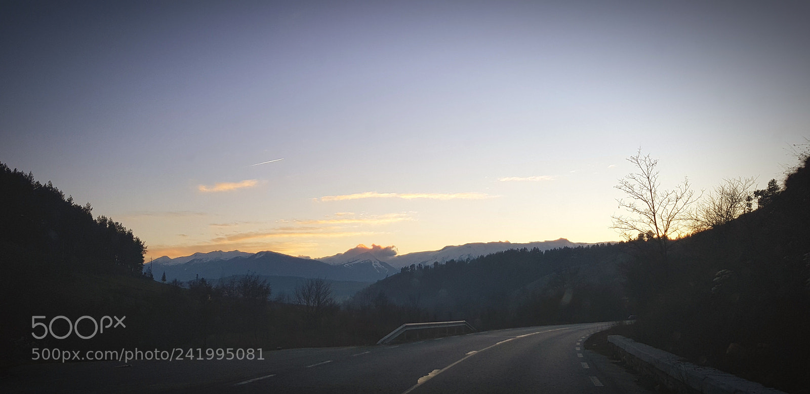 Samsung Galaxy S8 sample photo. On the road photography