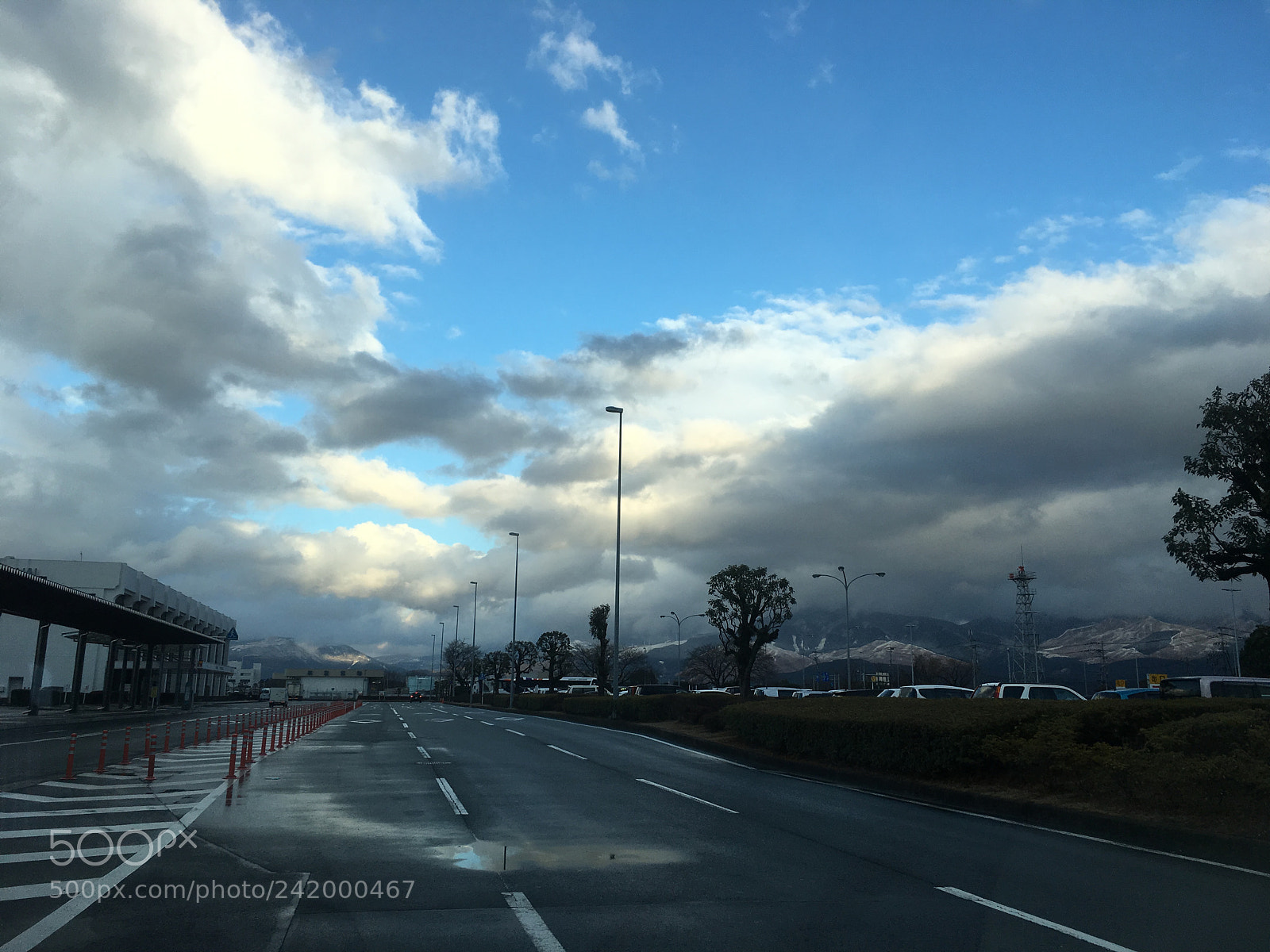 Apple iPhone 6s sample photo. Winter airport photography