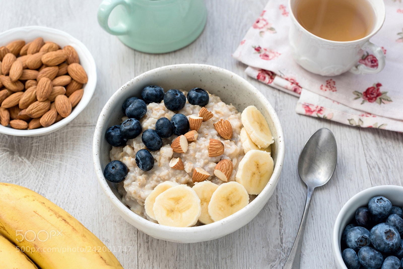 Nikon D810 sample photo. Healthy breakfast oatmeal porridge photography