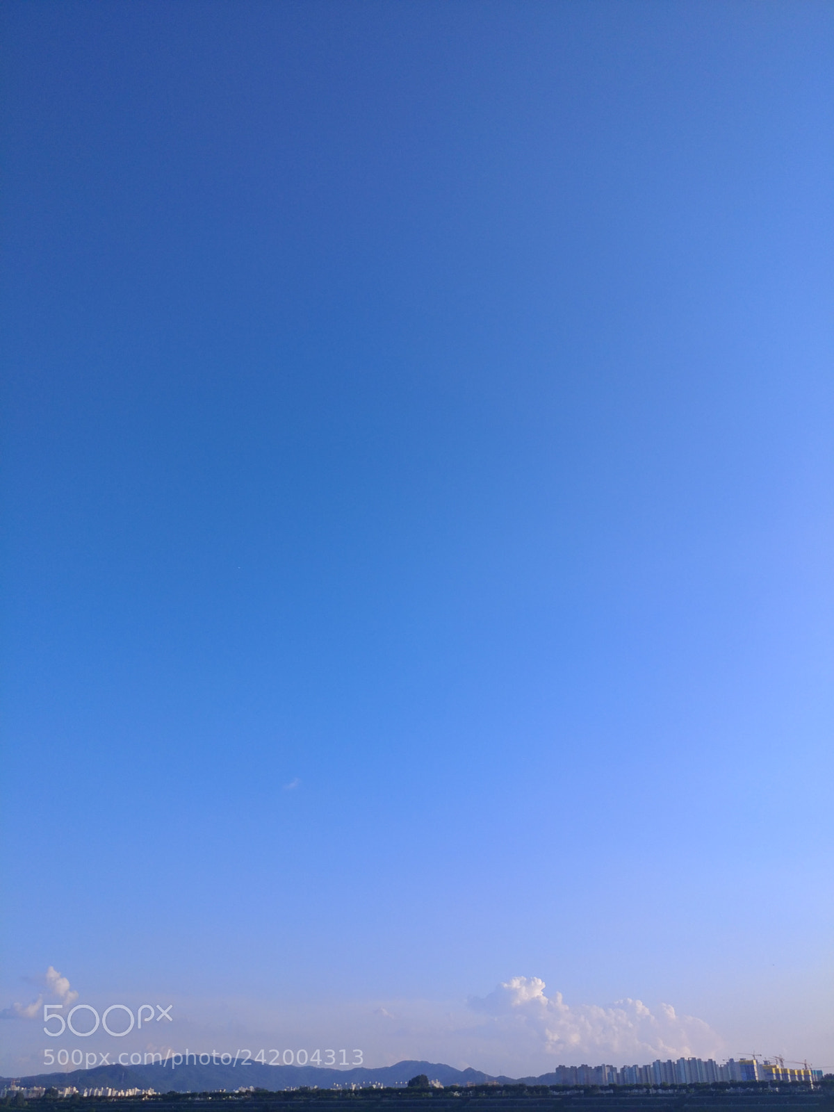 LG V20 sample photo. Blue sky photography