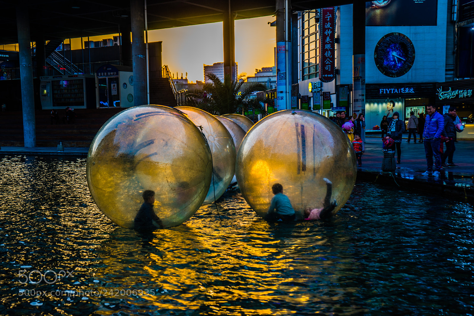 Sony a7 sample photo. Children playing, ningbo photography