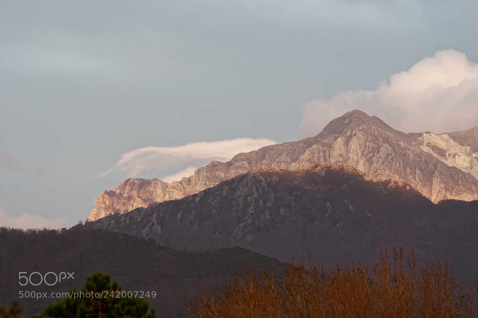 Canon EOS-1D Mark II sample photo. View of apuan alps photography