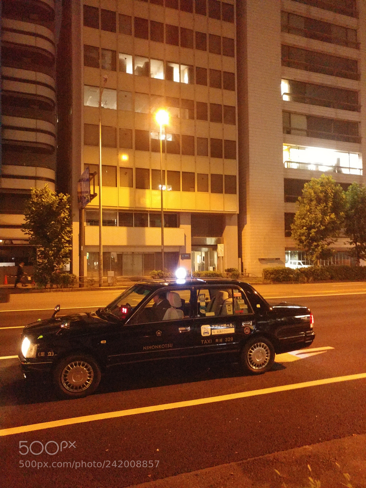LG V20 sample photo. Taxi photography