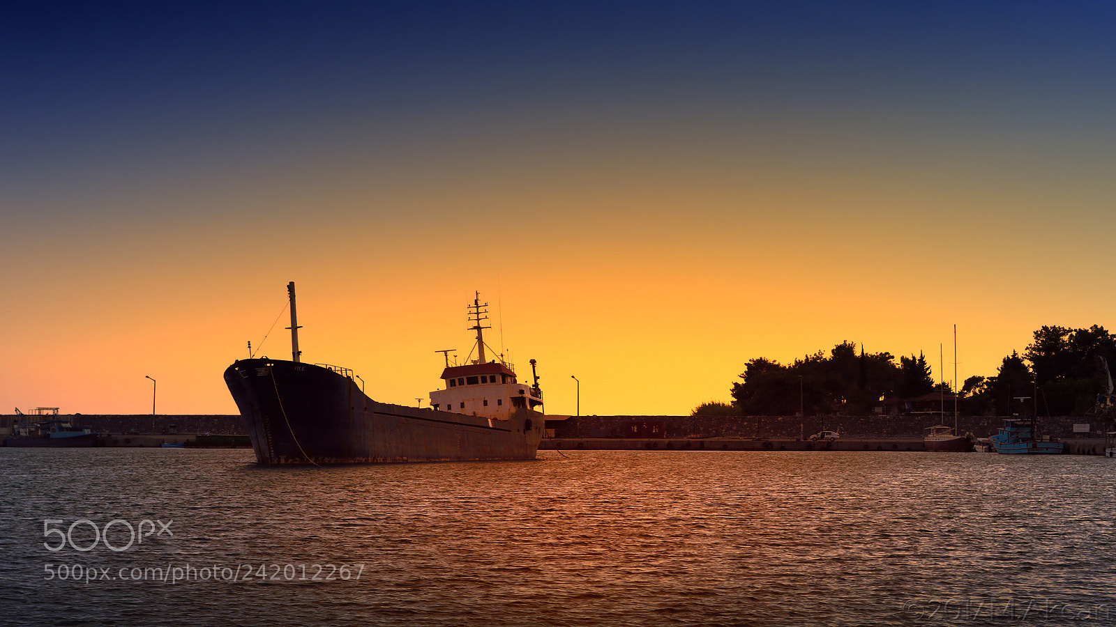 Canon EOS 760D (EOS Rebel T6s / EOS 8000D) sample photo. Bozyazı limanında gemi photography