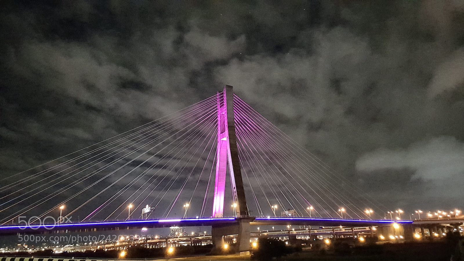 Samsung Galaxy S8+ sample photo. Crescent bridge photography