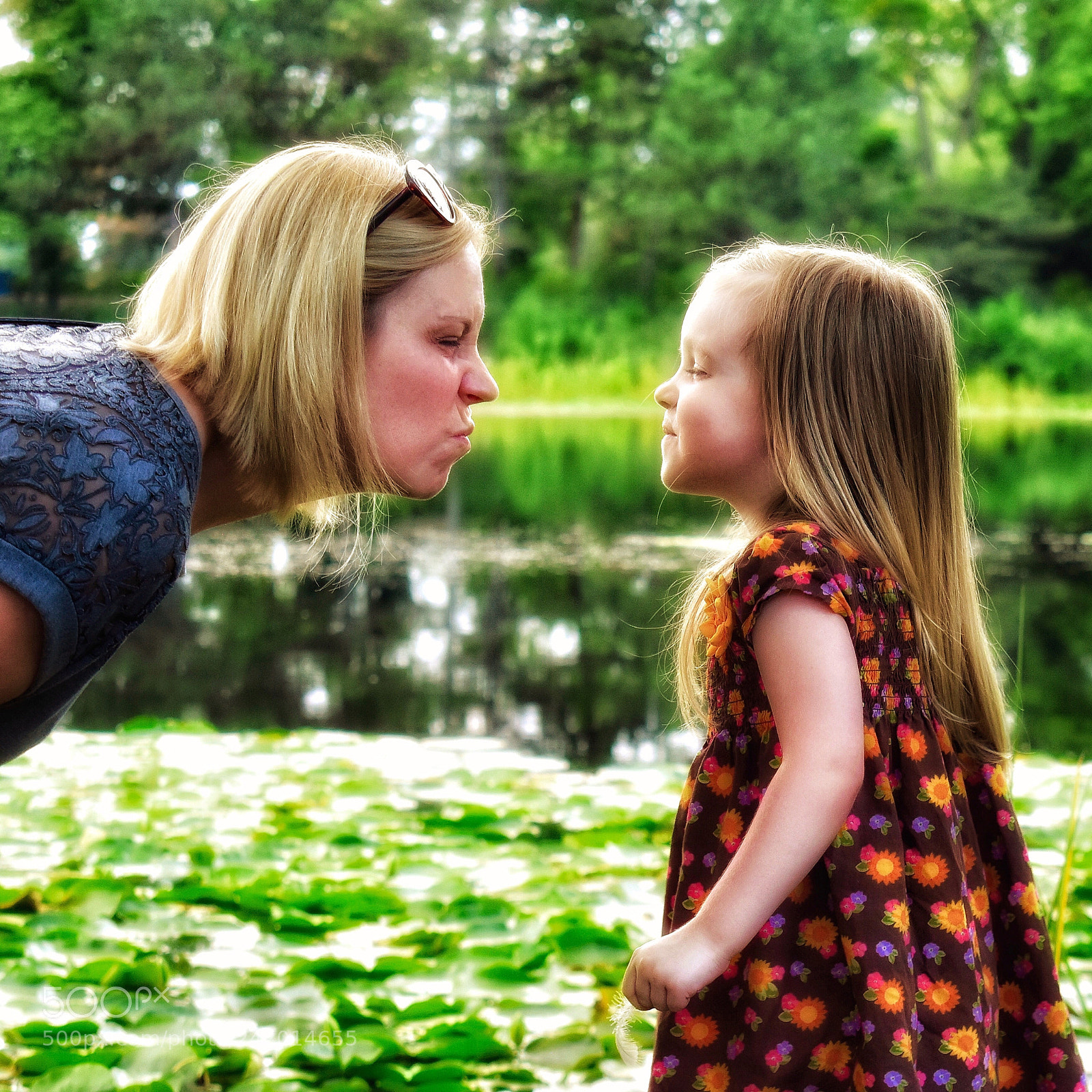 Nikon D5600 sample photo. Mother and daughter photography
