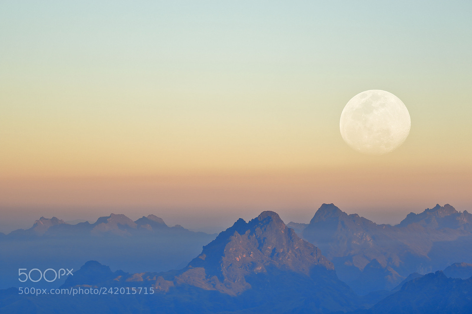 Canon EOS 7D Mark II sample photo. Montañas y luna photography