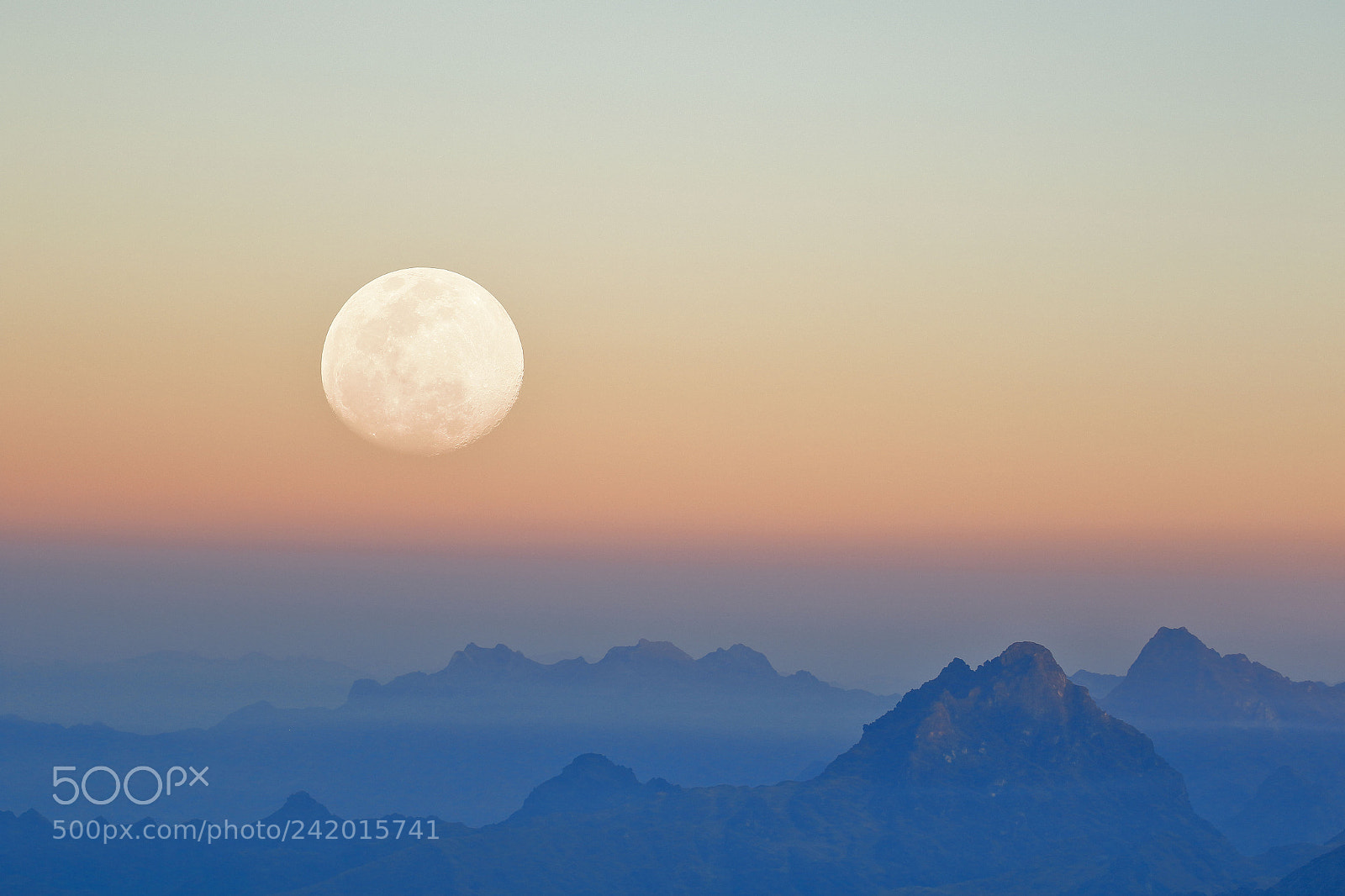 Canon EOS 7D Mark II sample photo. Montañas y luna photography