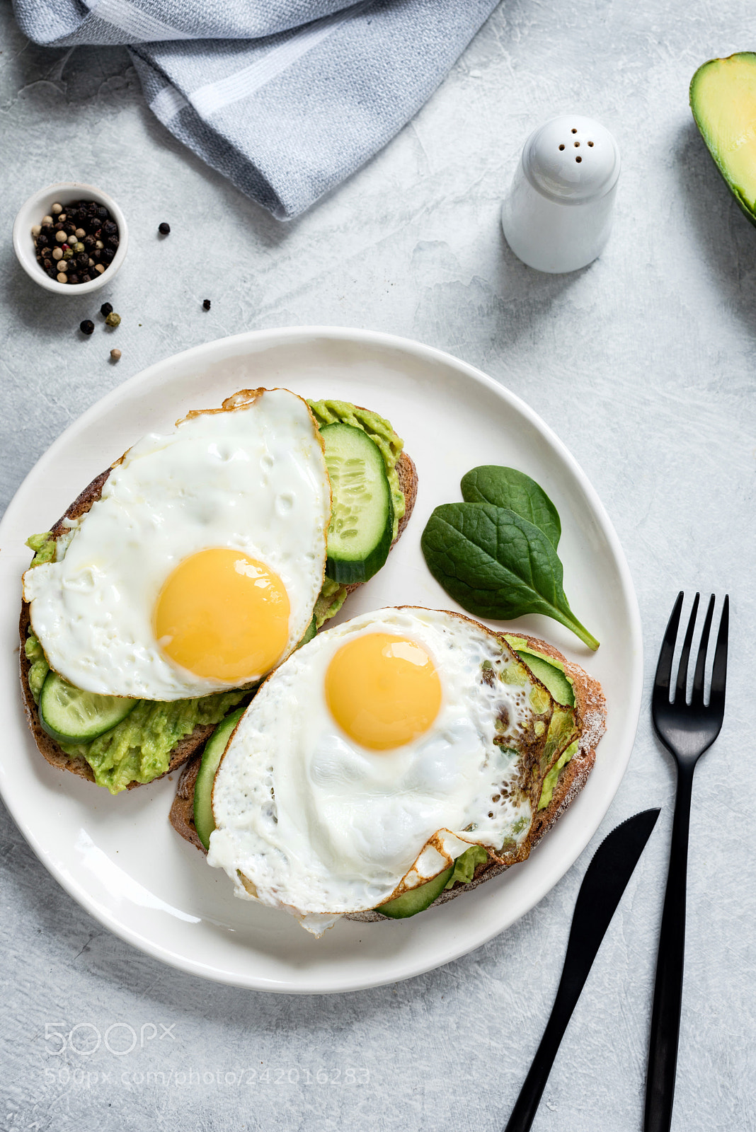 Nikon D810 sample photo. Fried egg, avocado and photography