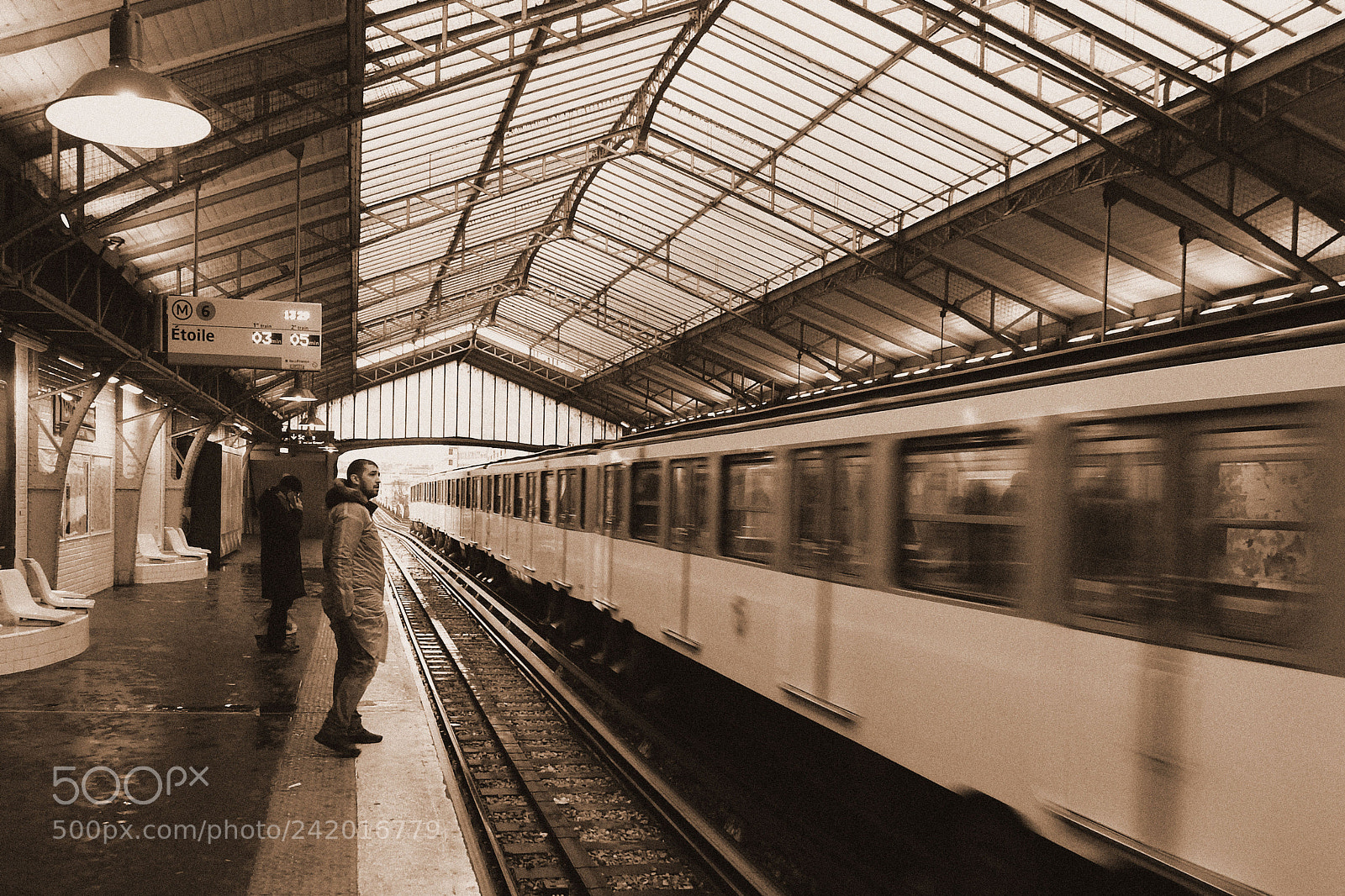 Nikon Coolpix P900 sample photo. Metro train station, paris. photography