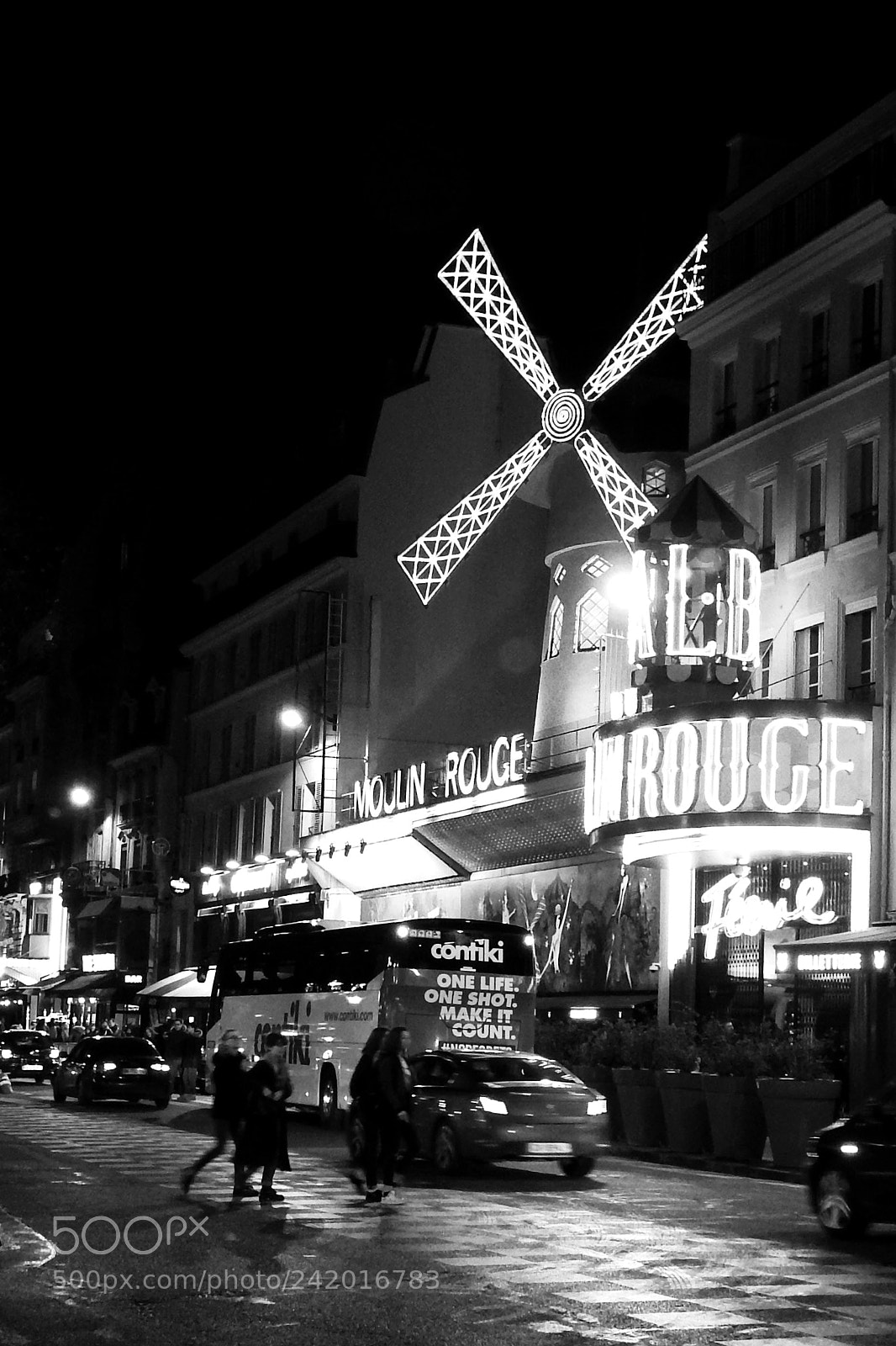 Nikon Coolpix P900 sample photo. Montmartre photography