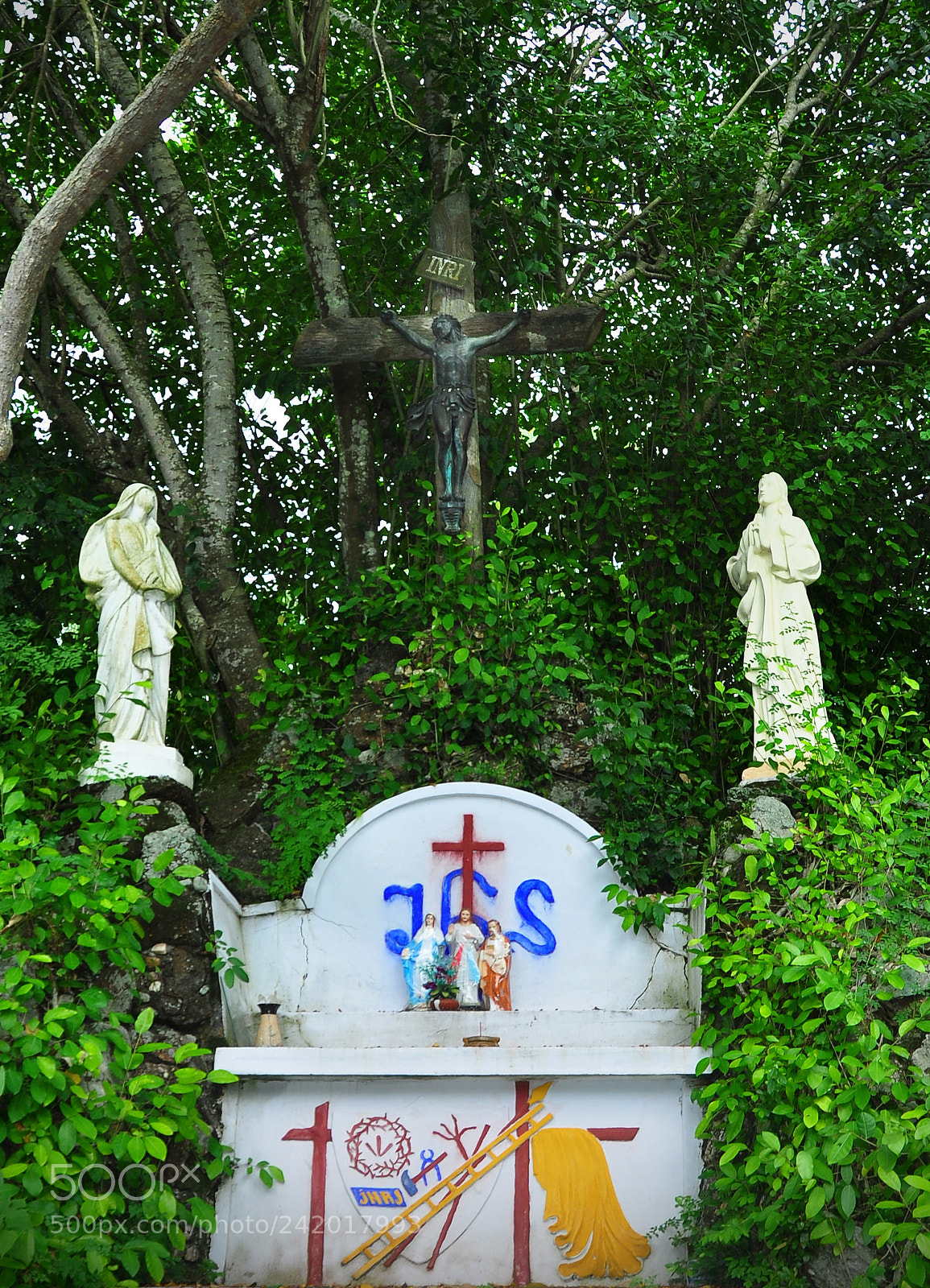 Nikon D90 sample photo. Under the holy cross photography