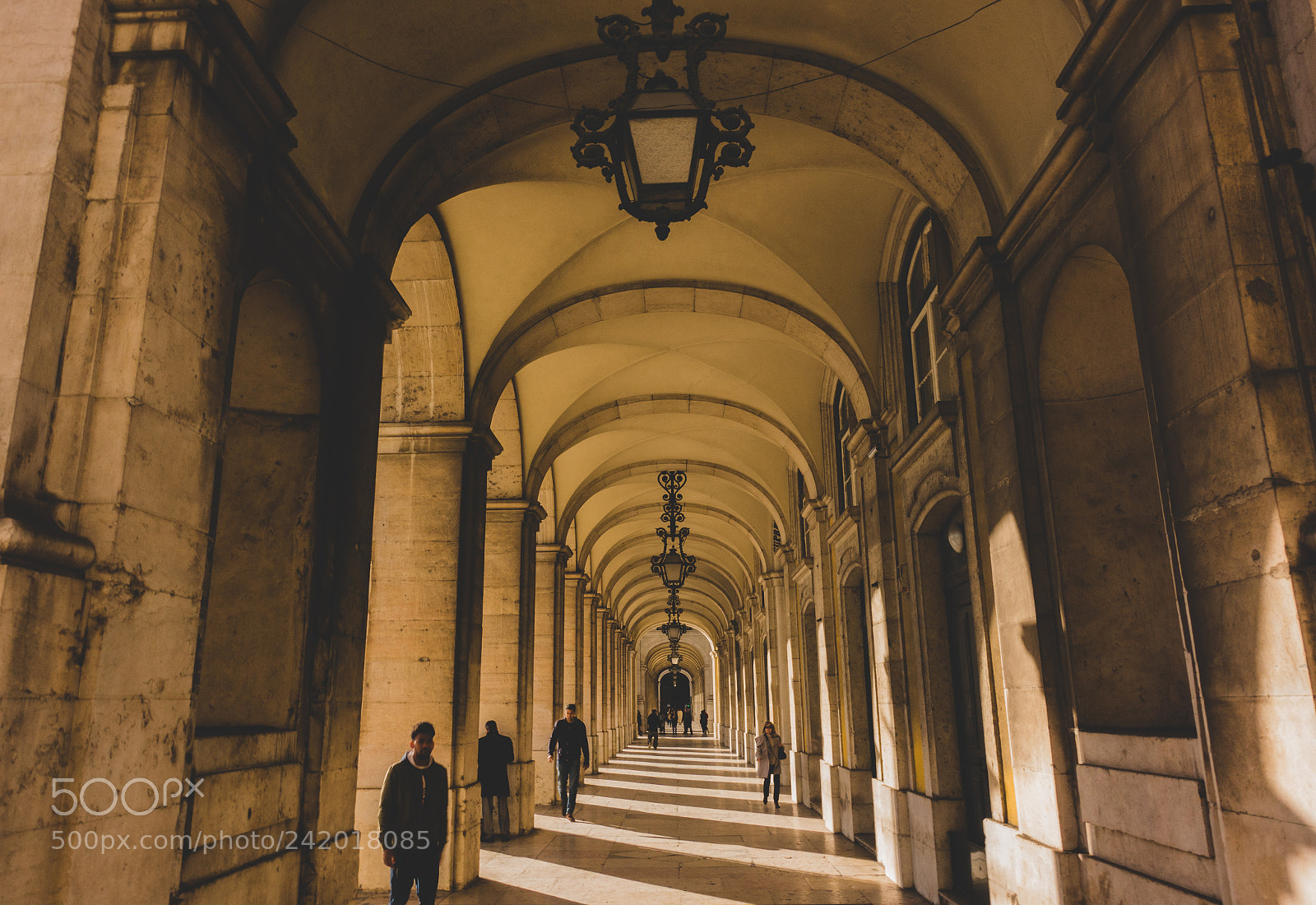 Sony DSC-RX100M5 sample photo. Lisbon arches photography